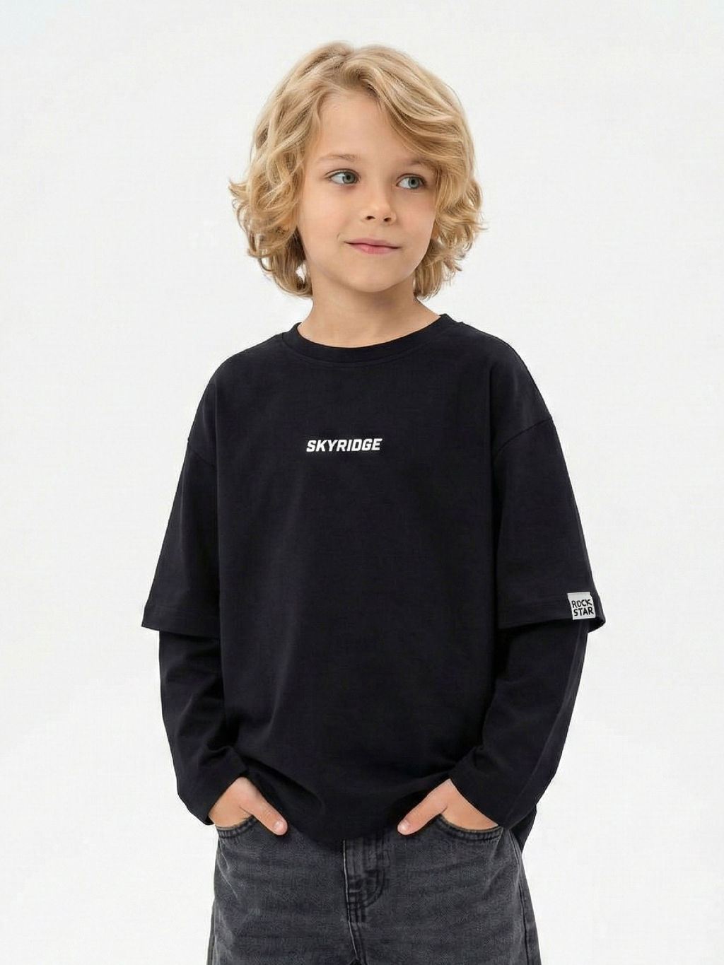 Лонгслив с принтом для мальчика с подзорным рукавом 22-7680 черный