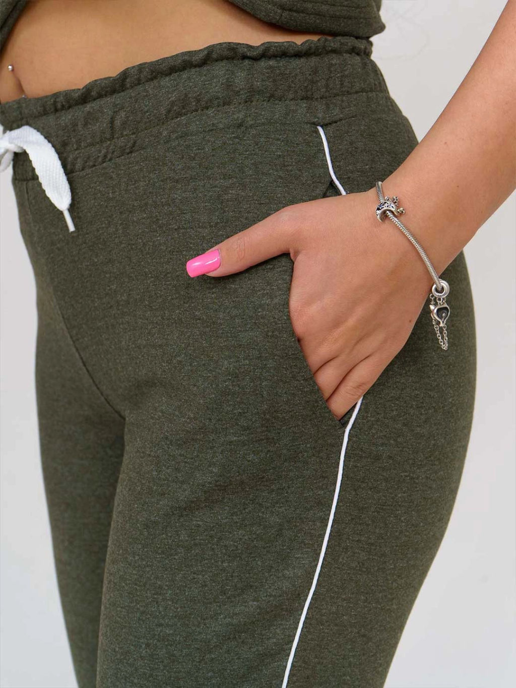 Костюм женский, цвет хаки