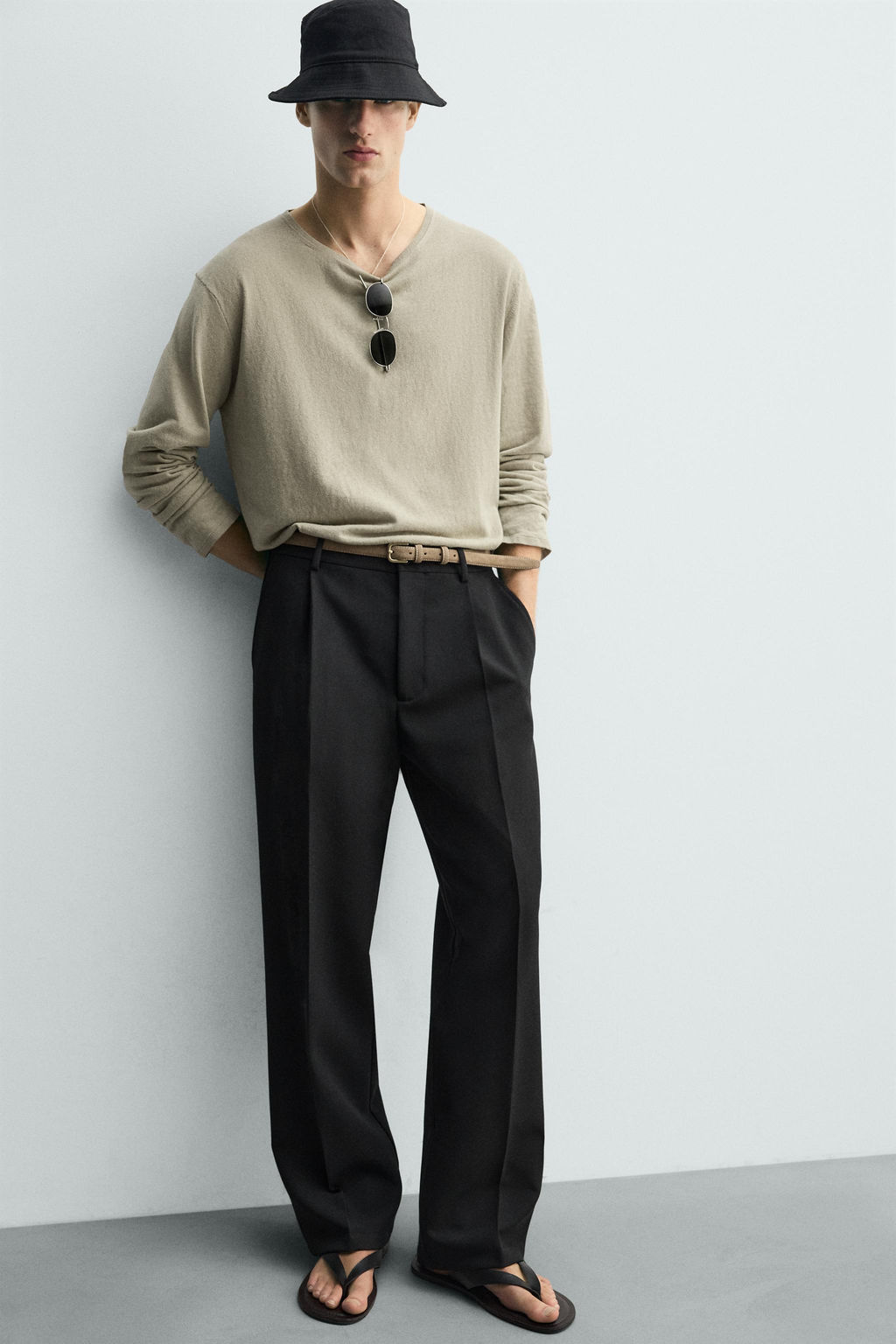 PANTAL?N CROPPED WIDE FIT PLIEGUES / Negro - Zara фото 6