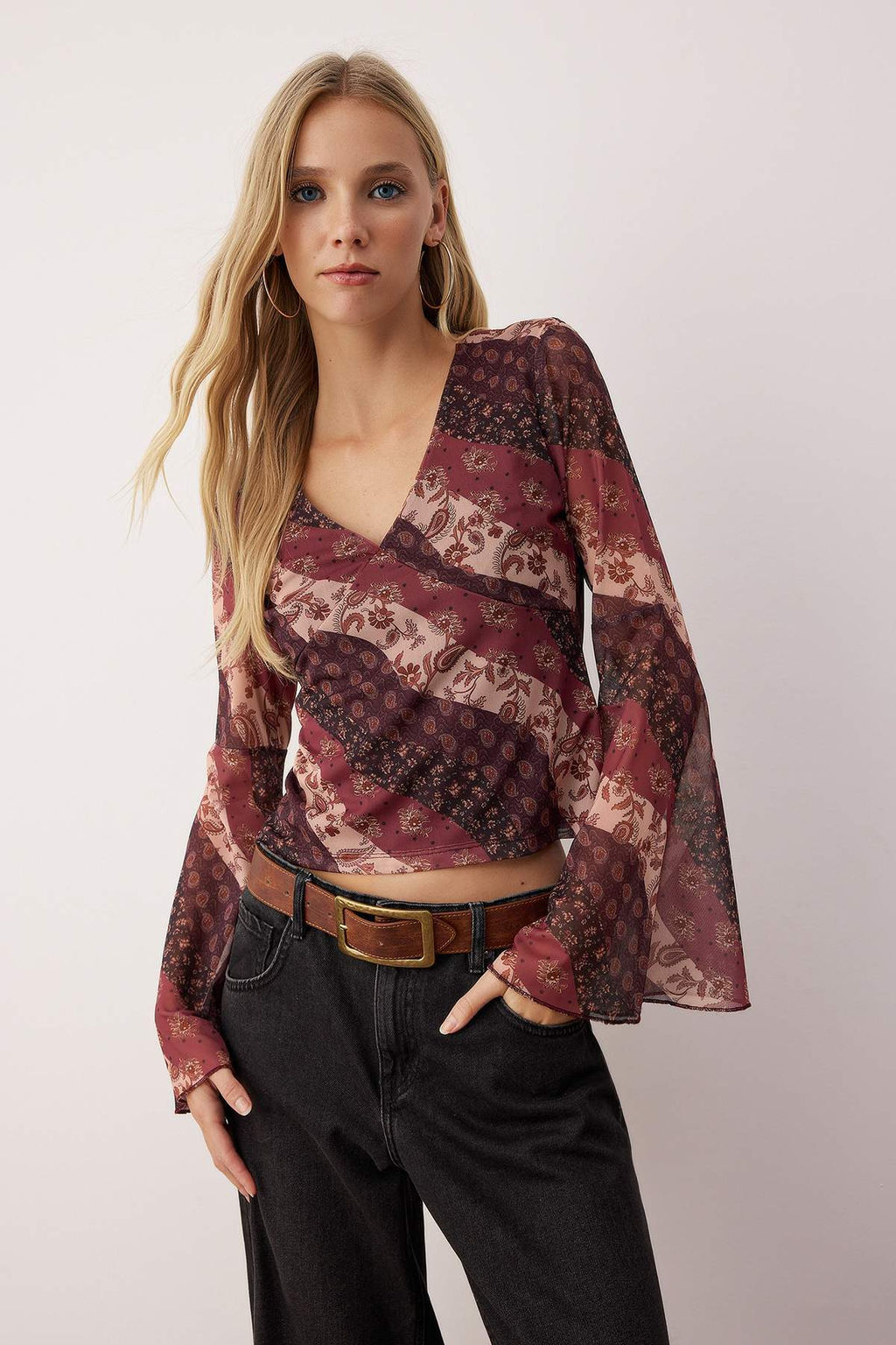 Cok Renkli Boho/Boho Chic Bask?l? V yaka Ispanyol Kol Tul Esnek Orme Bluz TWOAW26BZ00239