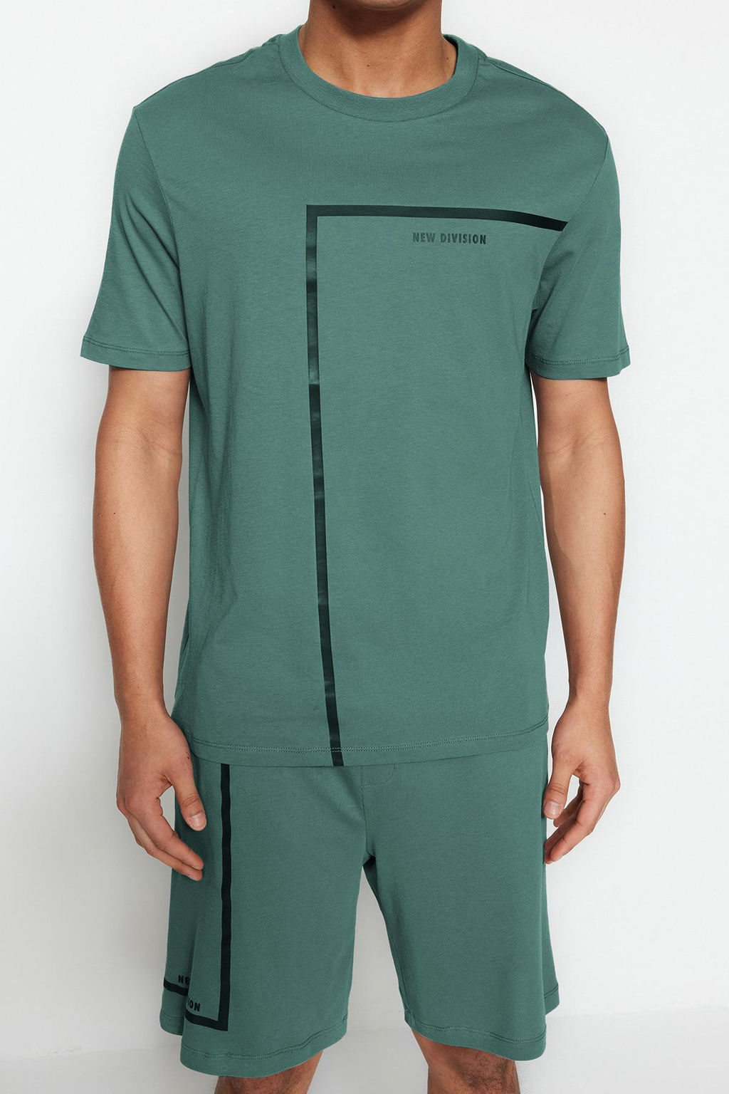 TRENDYOL MAN Siyah Regular Fit Bisiklet Yaka Bask?l? Sortlu Pijama Tak?m? TMNSS23PT00017 - Trendyolmilla фото 22