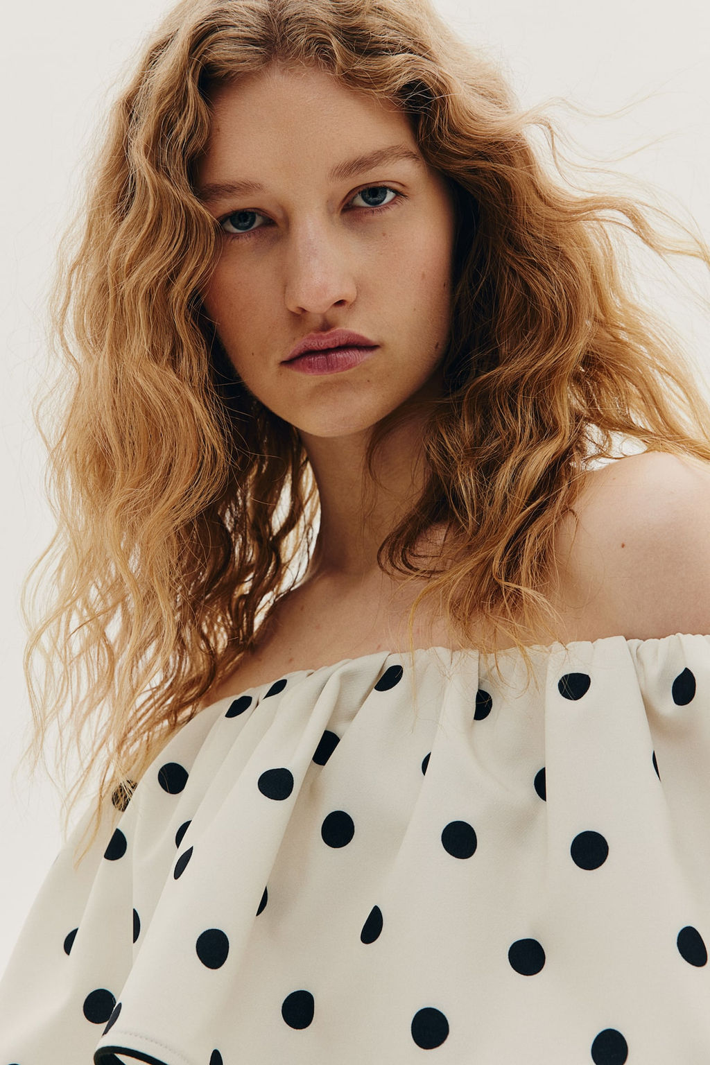 Vestido off-the-shoulder - H&m фото 3