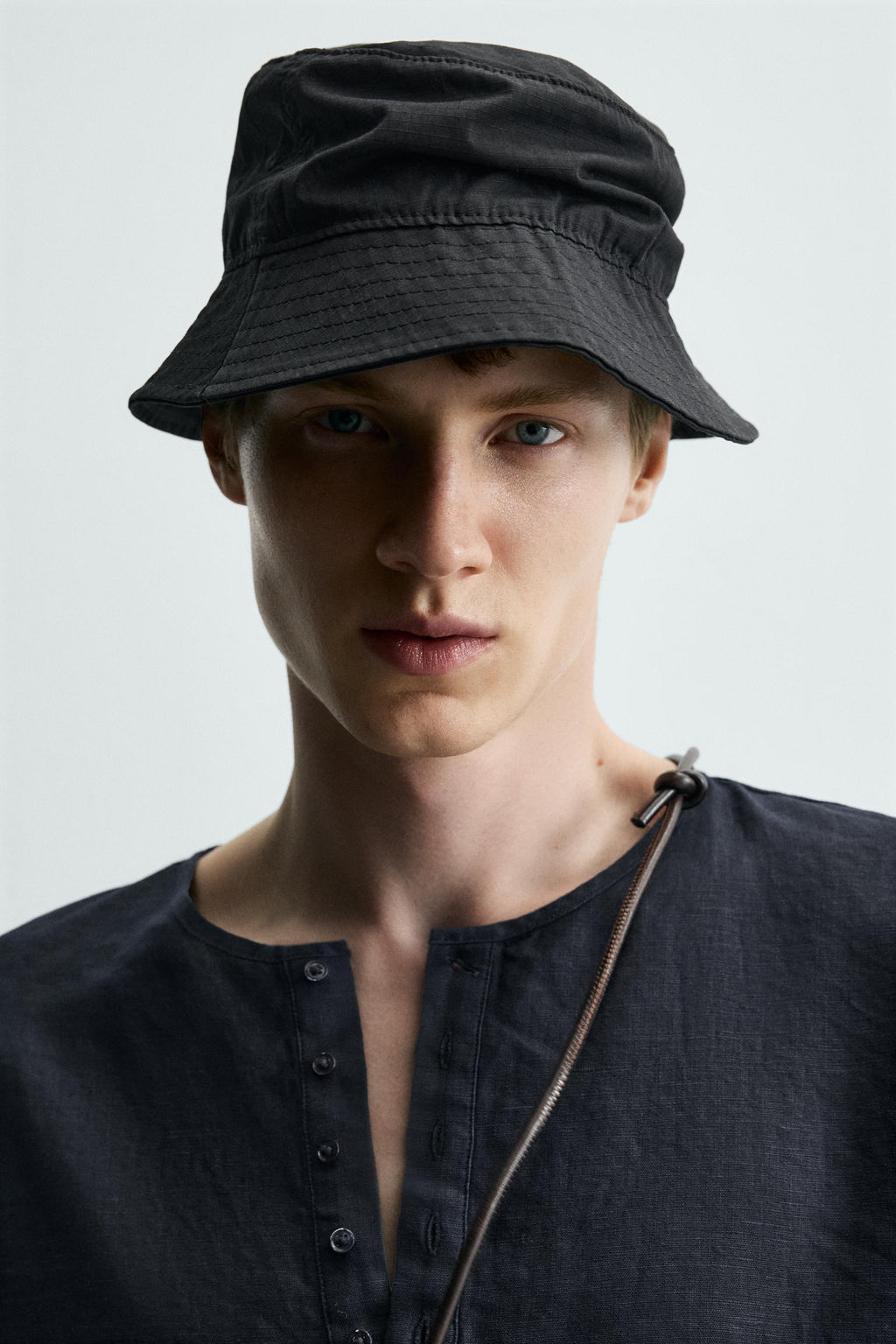 CAMISA CUELLO PANADERO 100% C??AMO / Marino oscuro - Zara фото 5