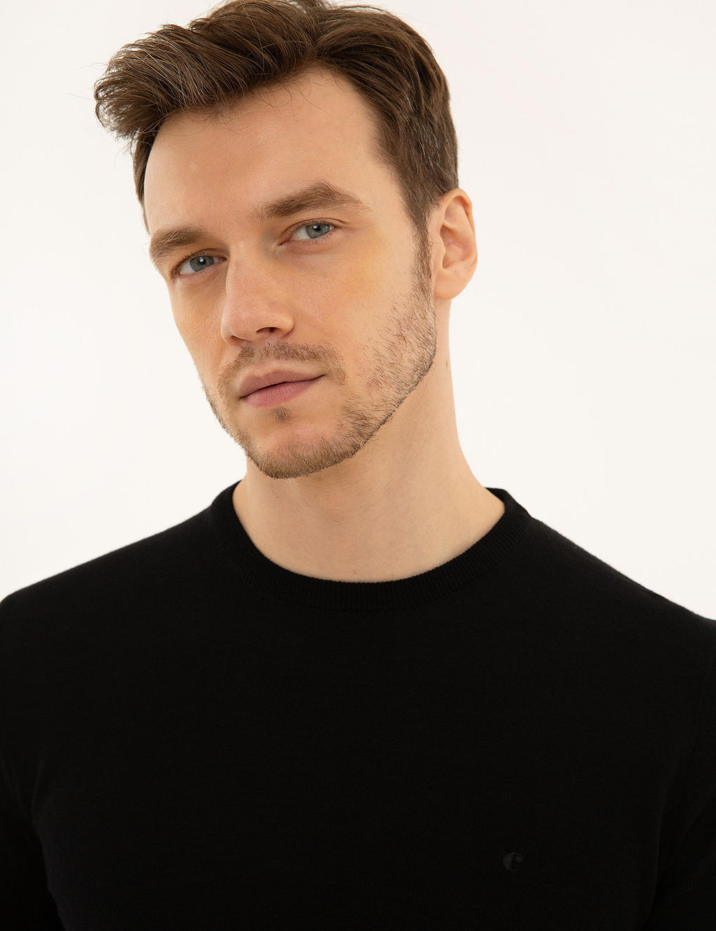 Черный базовый трикотажный свитер с круглым вырезом - Cacharel фото 8