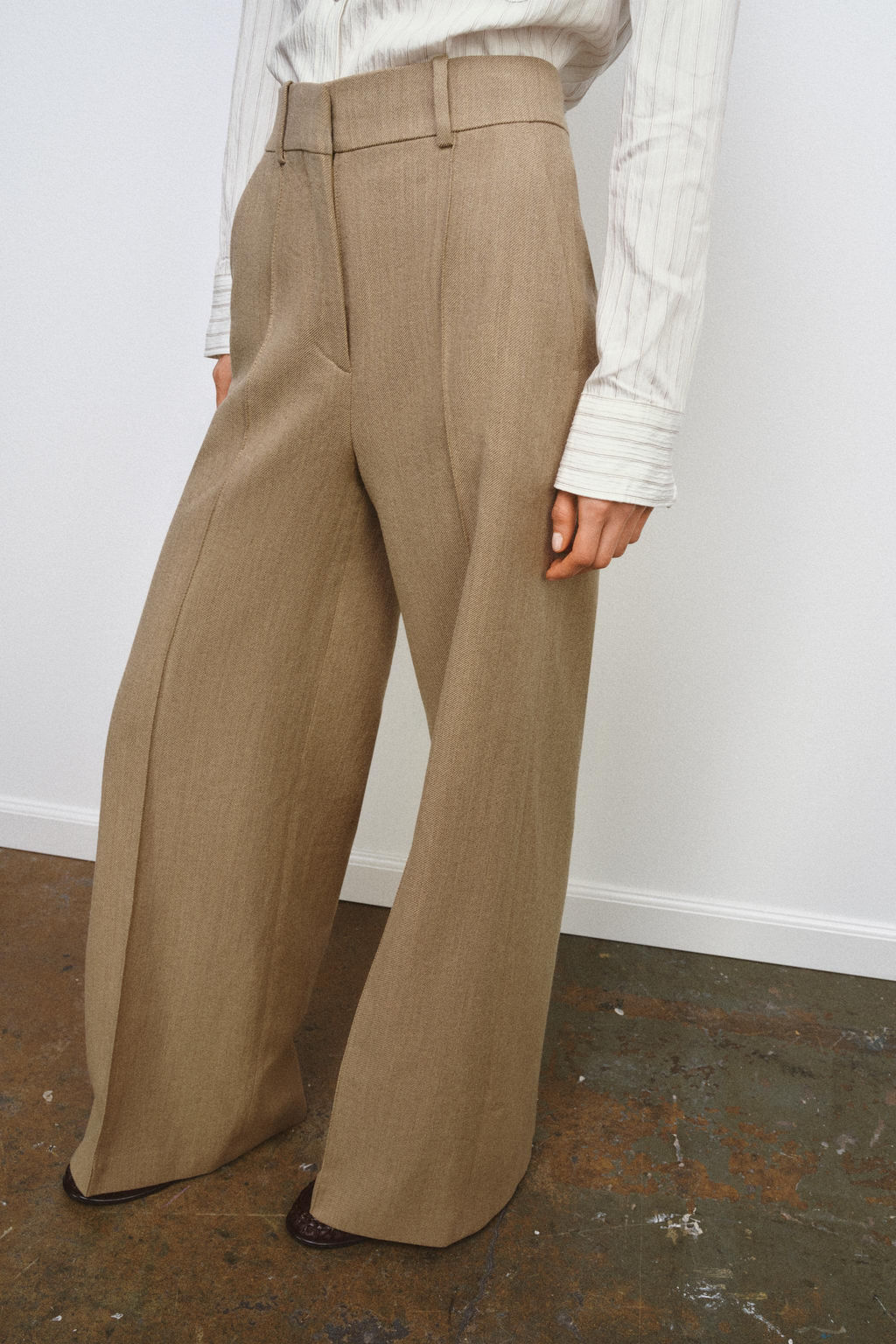 TROUSERS WITH WOOL SEAM DETAIL ZW COLLECTION - Zara фото 4
