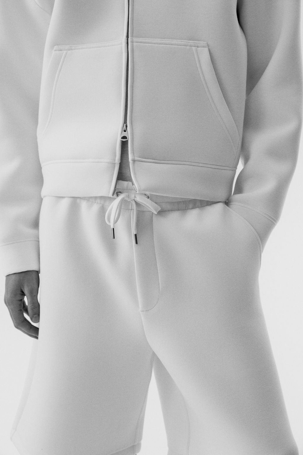 Pantal?n corto efecto neopreno Relaxed Fit - H&m фото 8