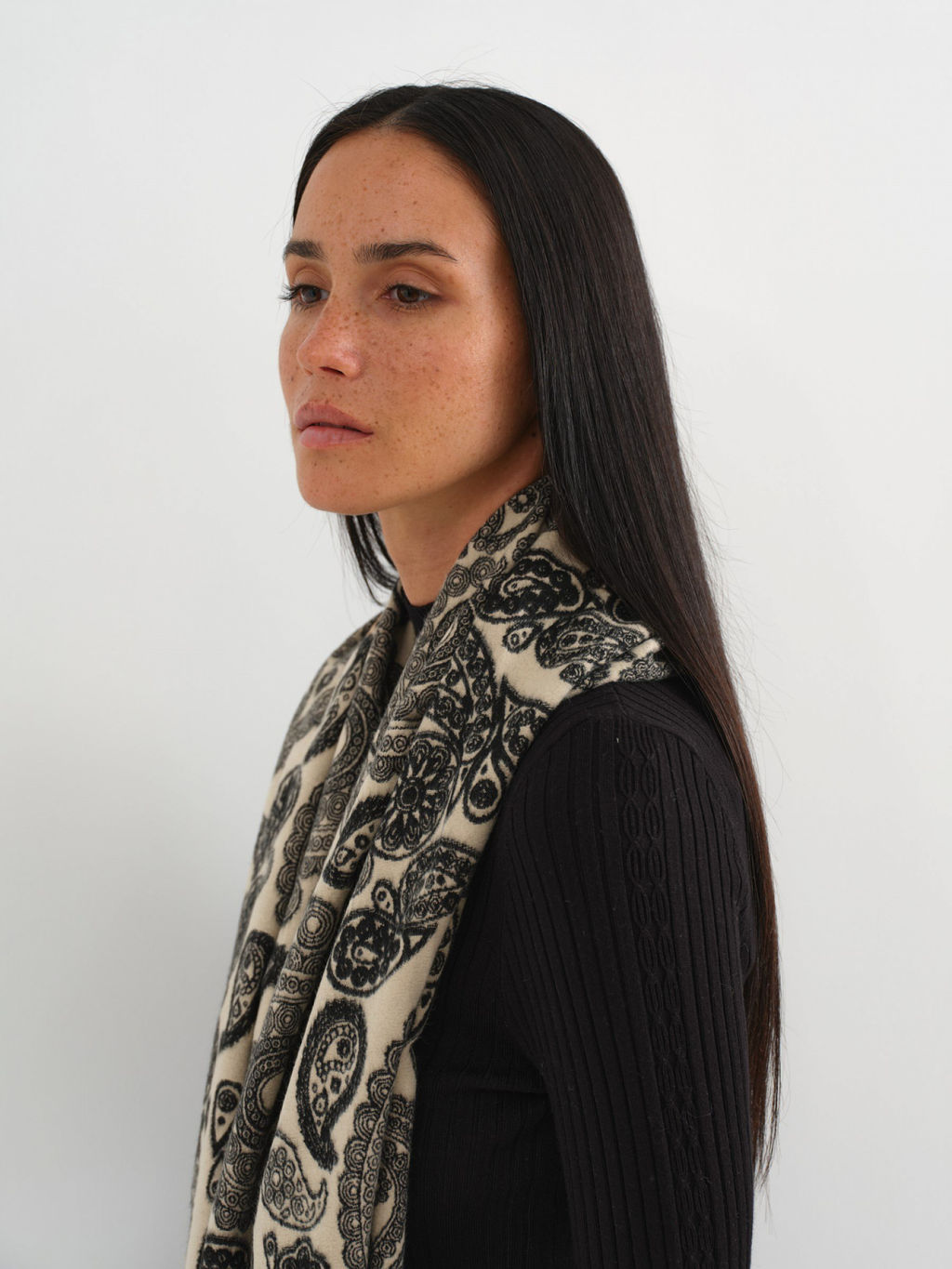 Conso/KSP 230305 - nero/milk Палантин  фото 2