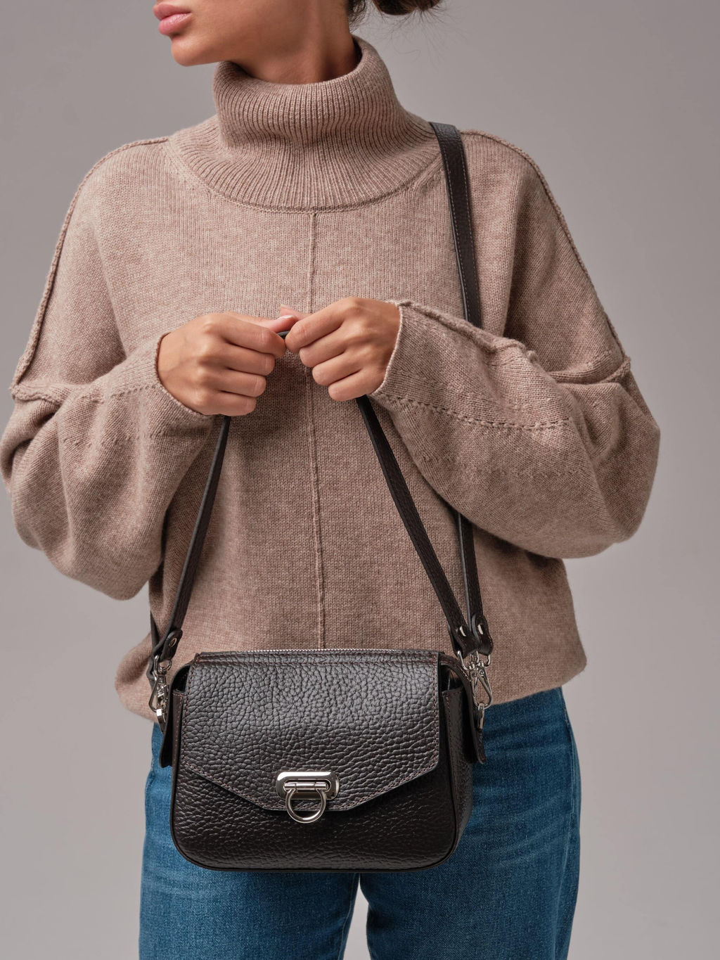 Женская сумка кросс-боди Azaro 3684 темно-коричневый соло