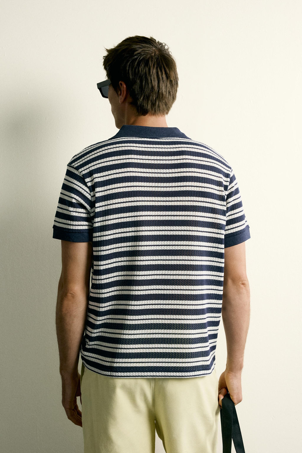 POLO REGULAR FIT ESTRUCTURA DESAGUJADA / Marinos / Crudos