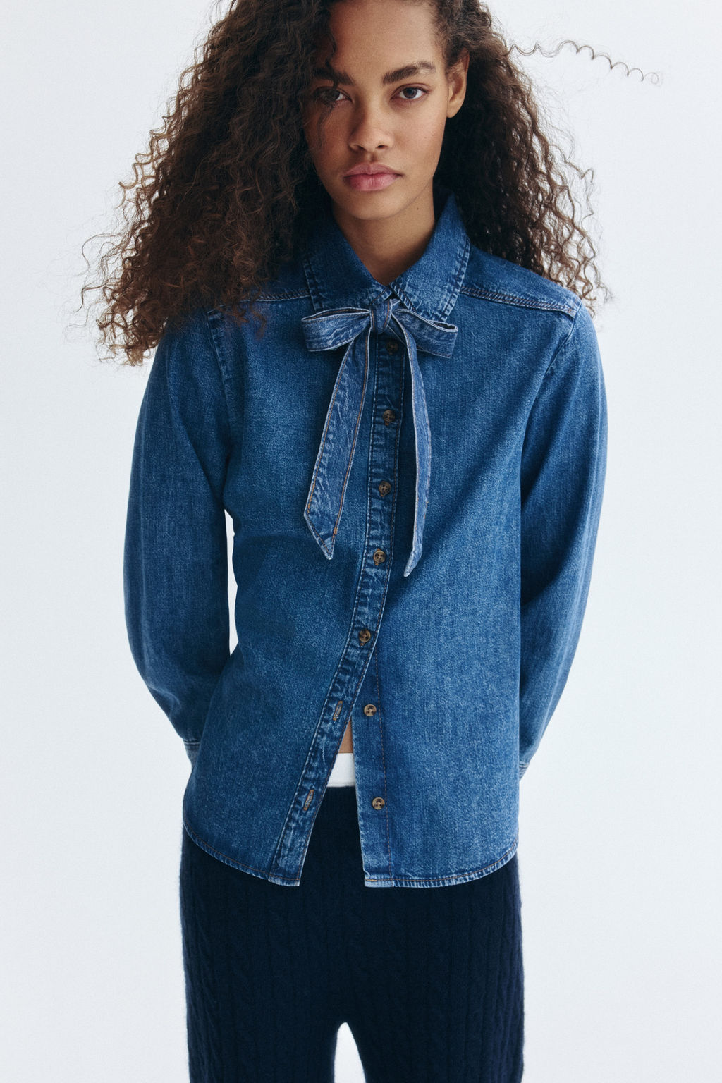 Blusa denim con lazada - H&m фото 5