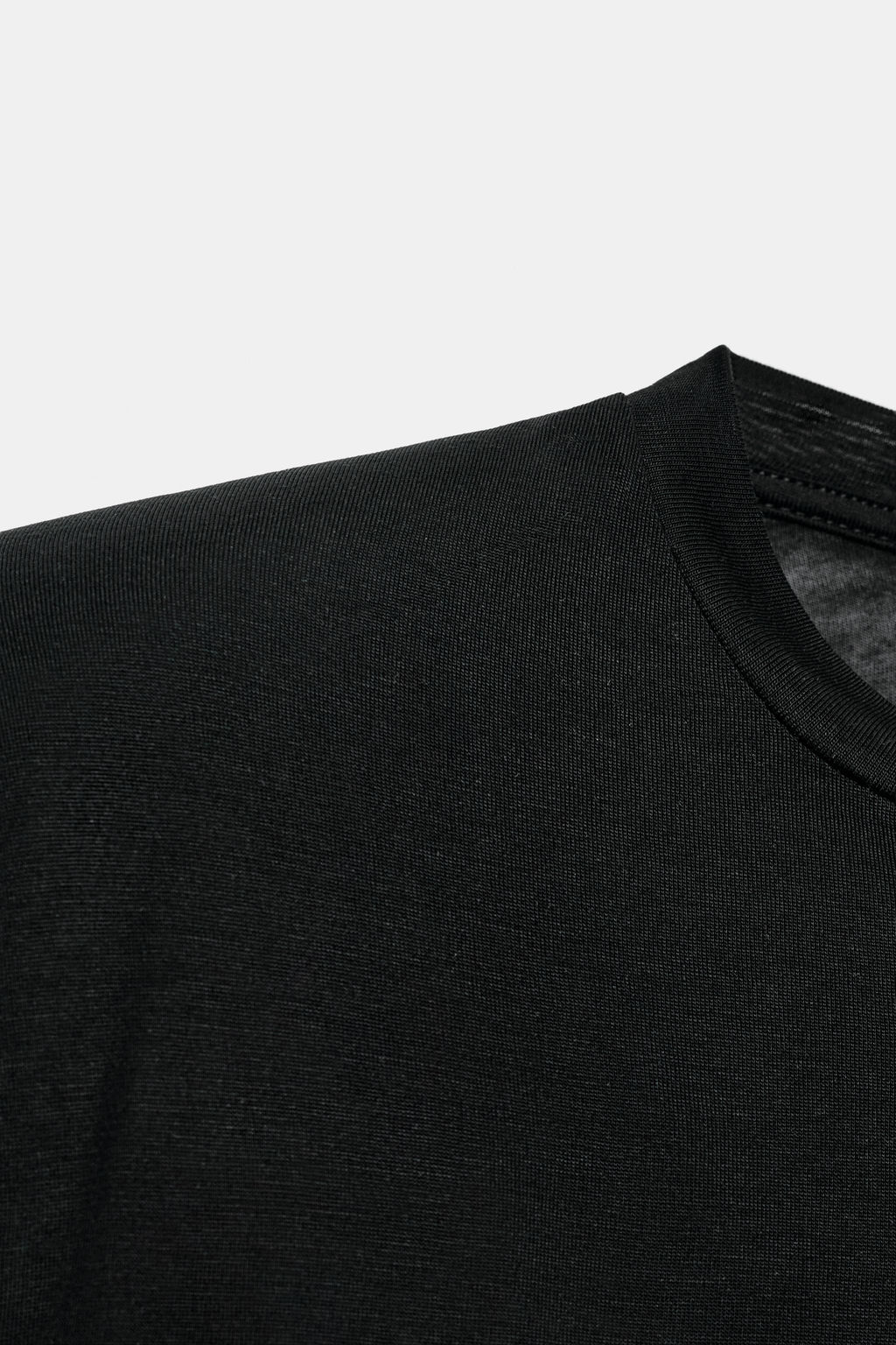 CAMISETA FLUIDA HOMBRERAS / Negro - Zara фото 6