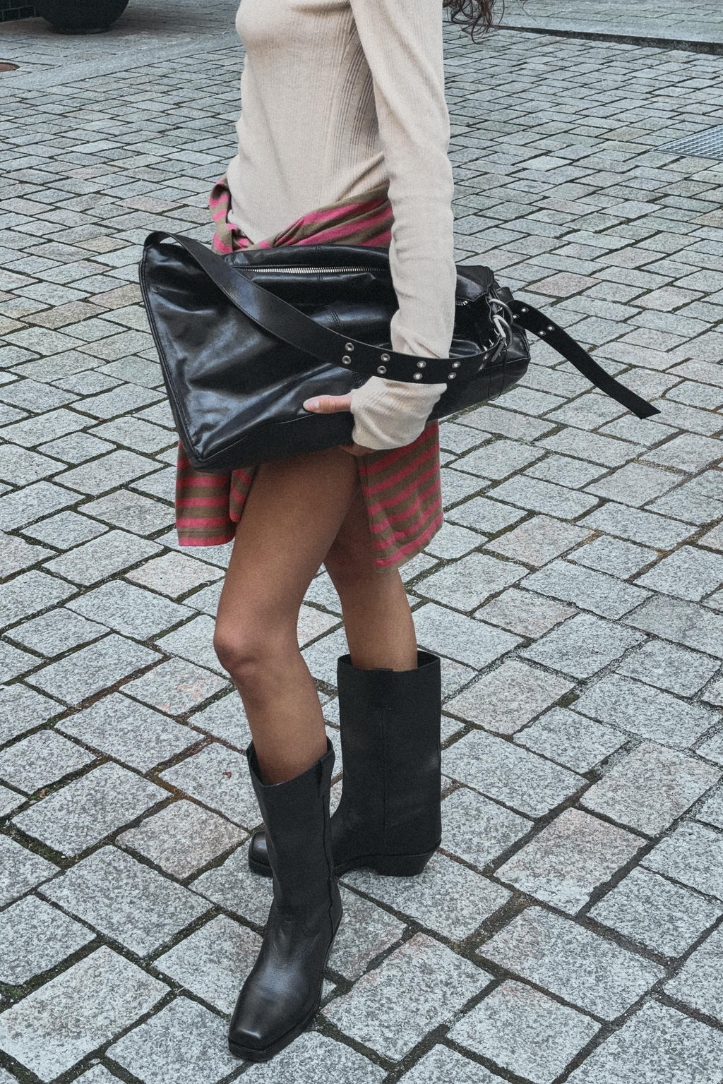 MAXI BUCKET BAG WITH METAL EYELETS - Zara фото 2