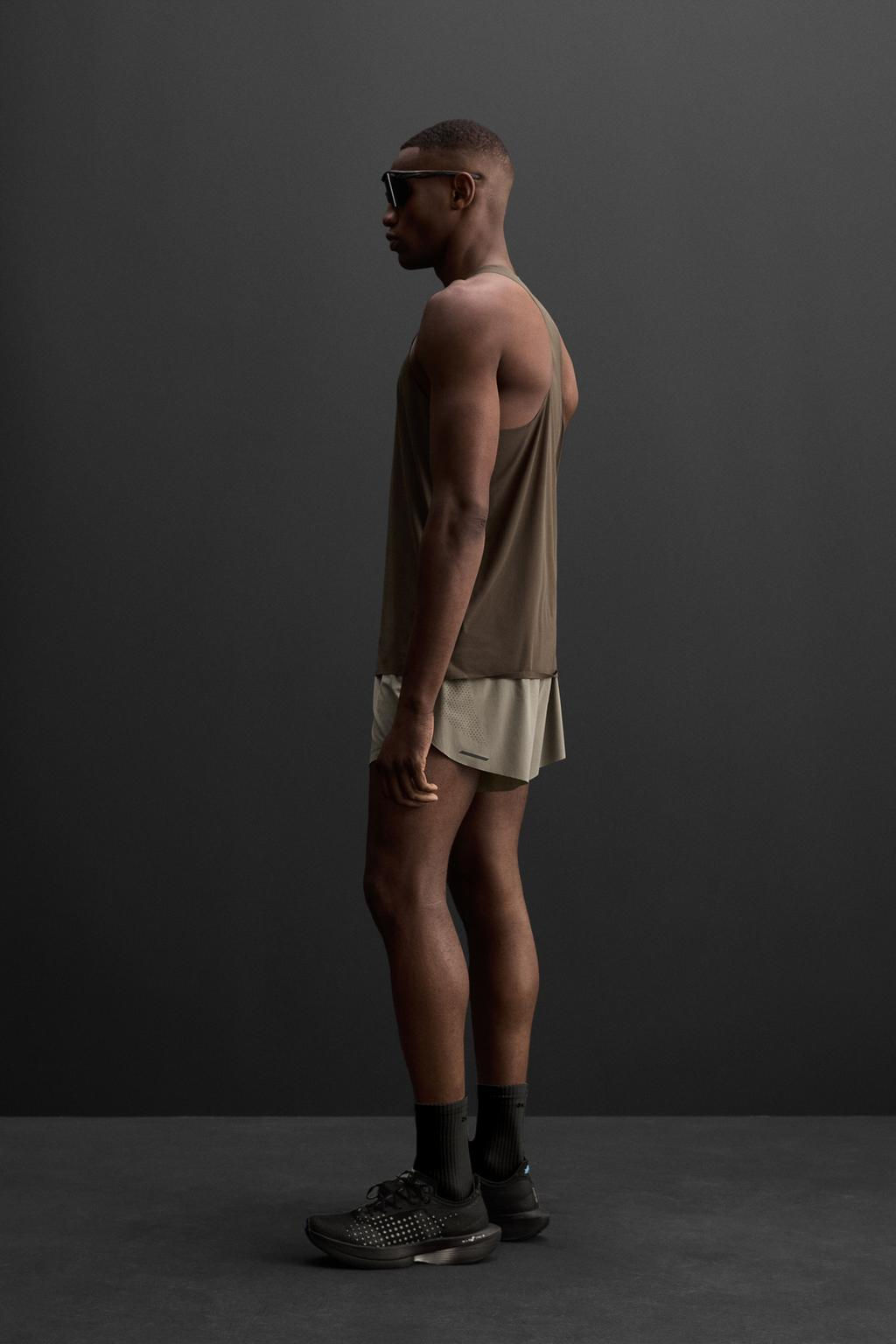 LIGHTWEIGHT TECHNICAL TANK TOP - Zara фото 4