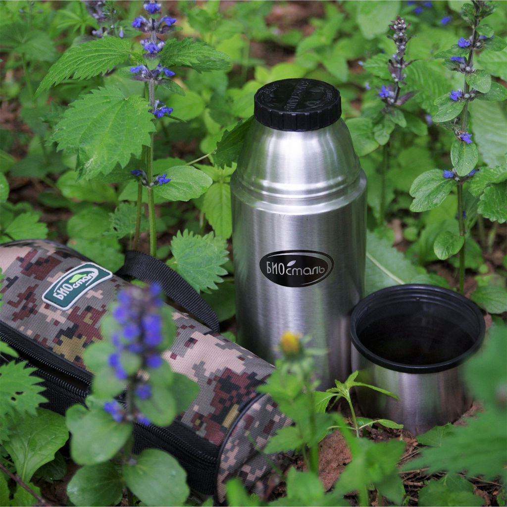 Термос 0,75 л "BIOSTAL" у/г, с двумя чашками "Охота" арт. NВP-750B