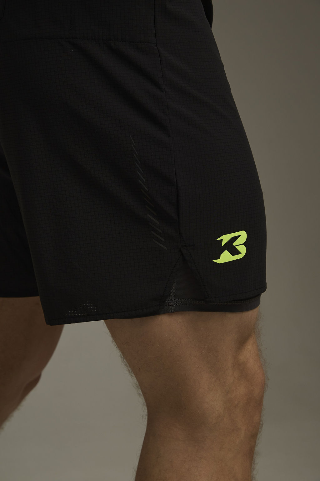 Шорты текстильные Черный RACING CHALLENGE Woven Shorts - Anta фото 5