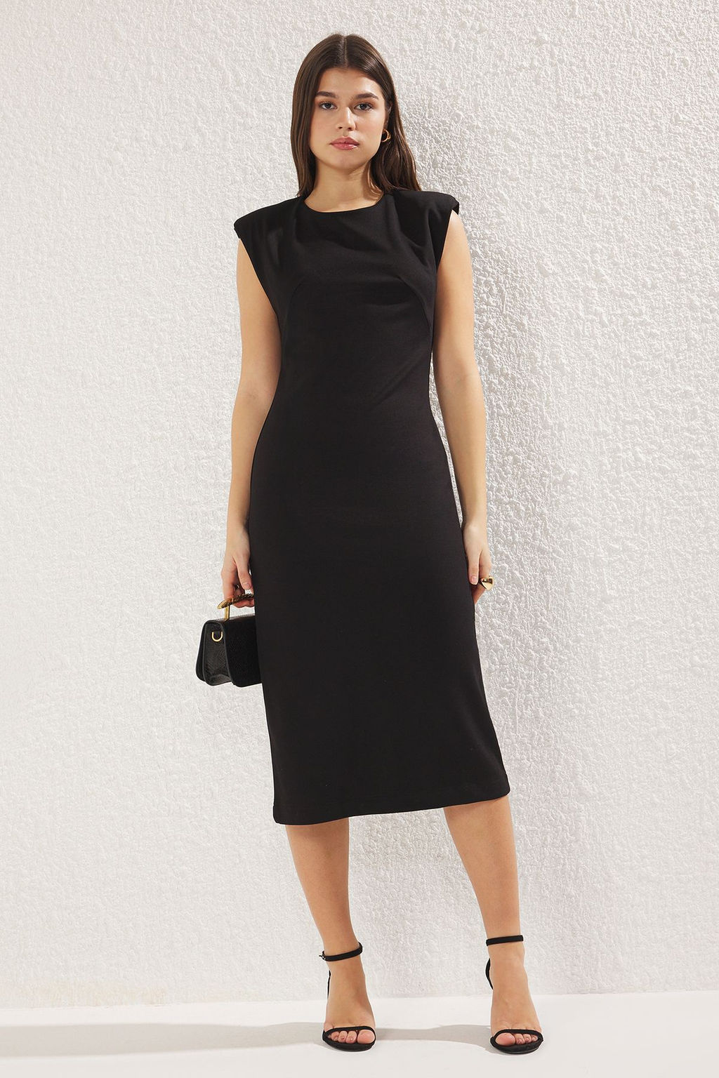 TRENDYOLMILLA Siyah Fitted/Vucuda Oturan Vatkal? Esnek Midi Orme Elbise TWOSS25EL00113 фото 10