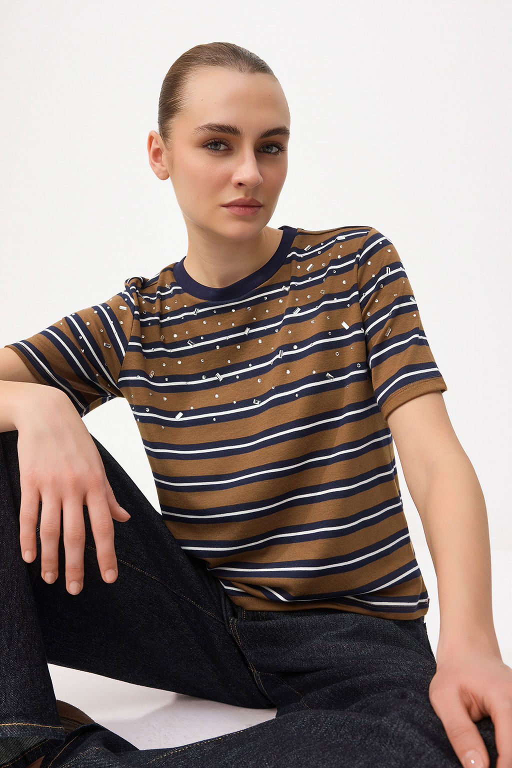 Kahverengi Cizgili Regular/Normal Kal?p Aksesuar Detayl? Tok %100 Pamuk Orme T-Shirt TWOSS26TS00121 - Trendyolmilla фото 2
