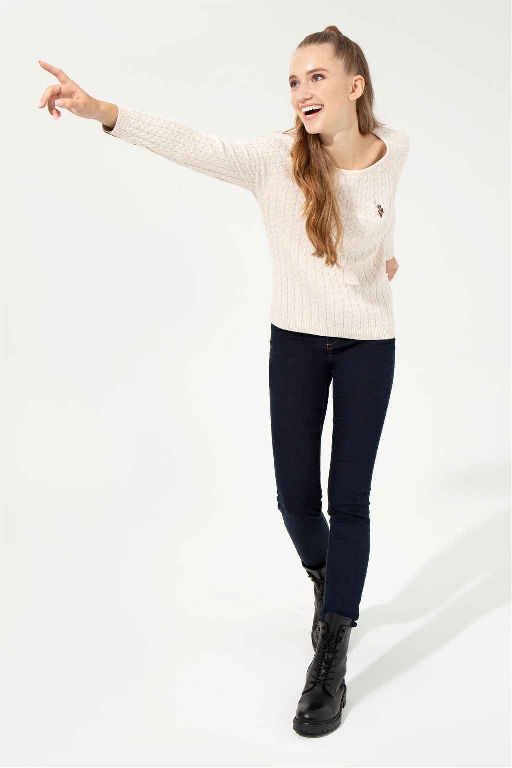Свитер женский U.S. Polo Assn кремовый  фото 4