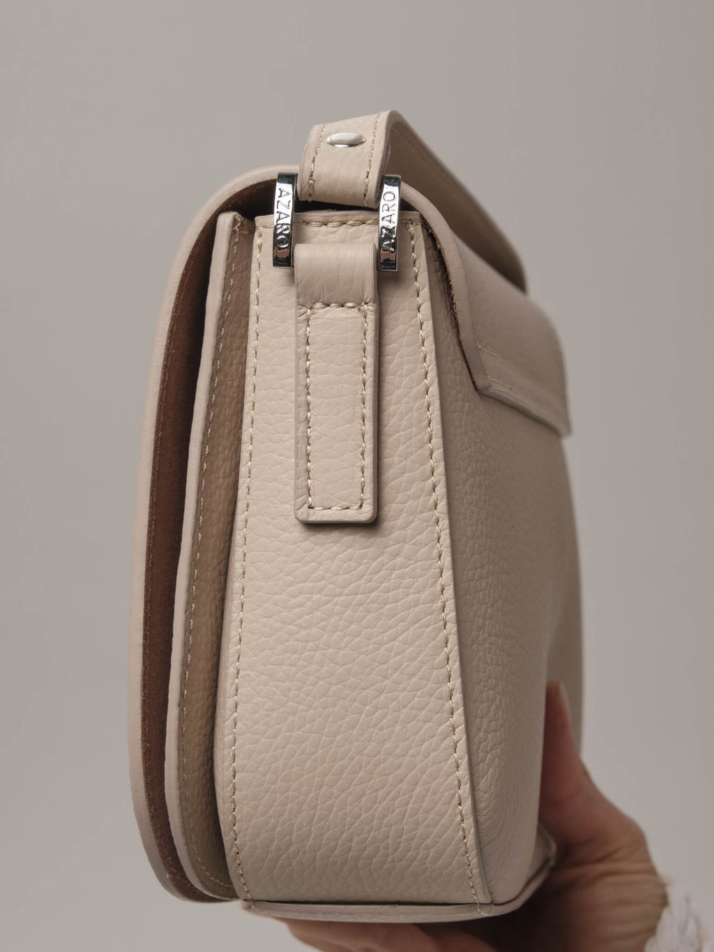 Сумка кожаная кросс-боди Azaro 31034 бежевый жемчуг