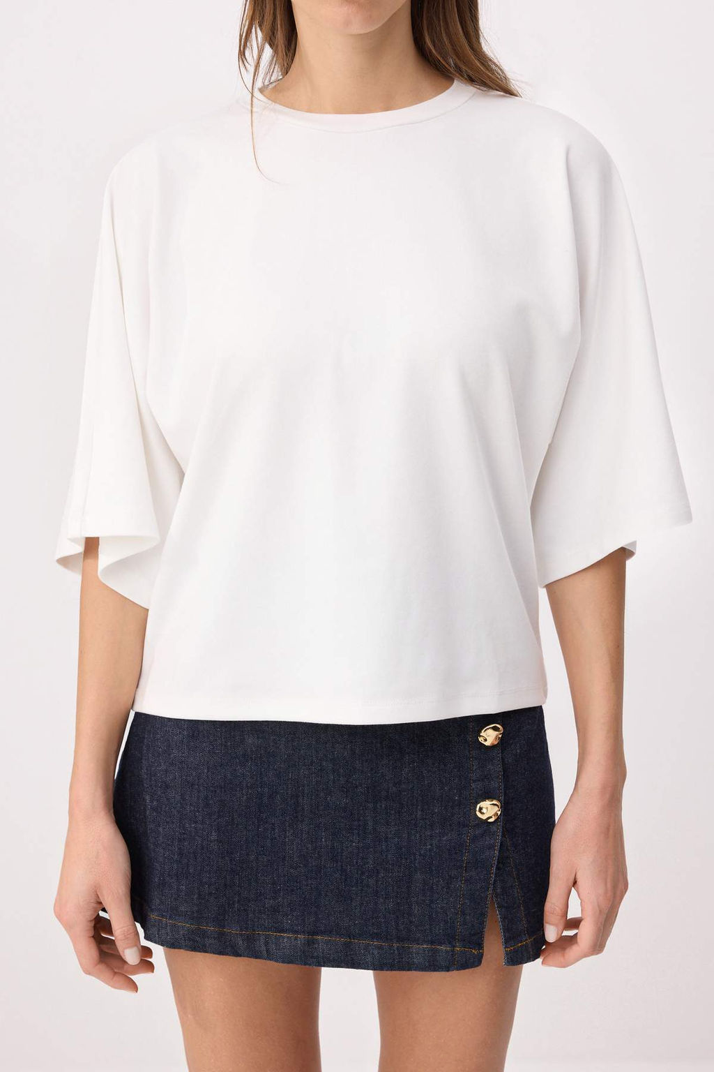 Ekru Oversize/Genis Kal?p Yarasa Kol K?sa Kollu Interlok Orme T-Shirt TWOSS26TS00143 - Trendyolmilla фото 3