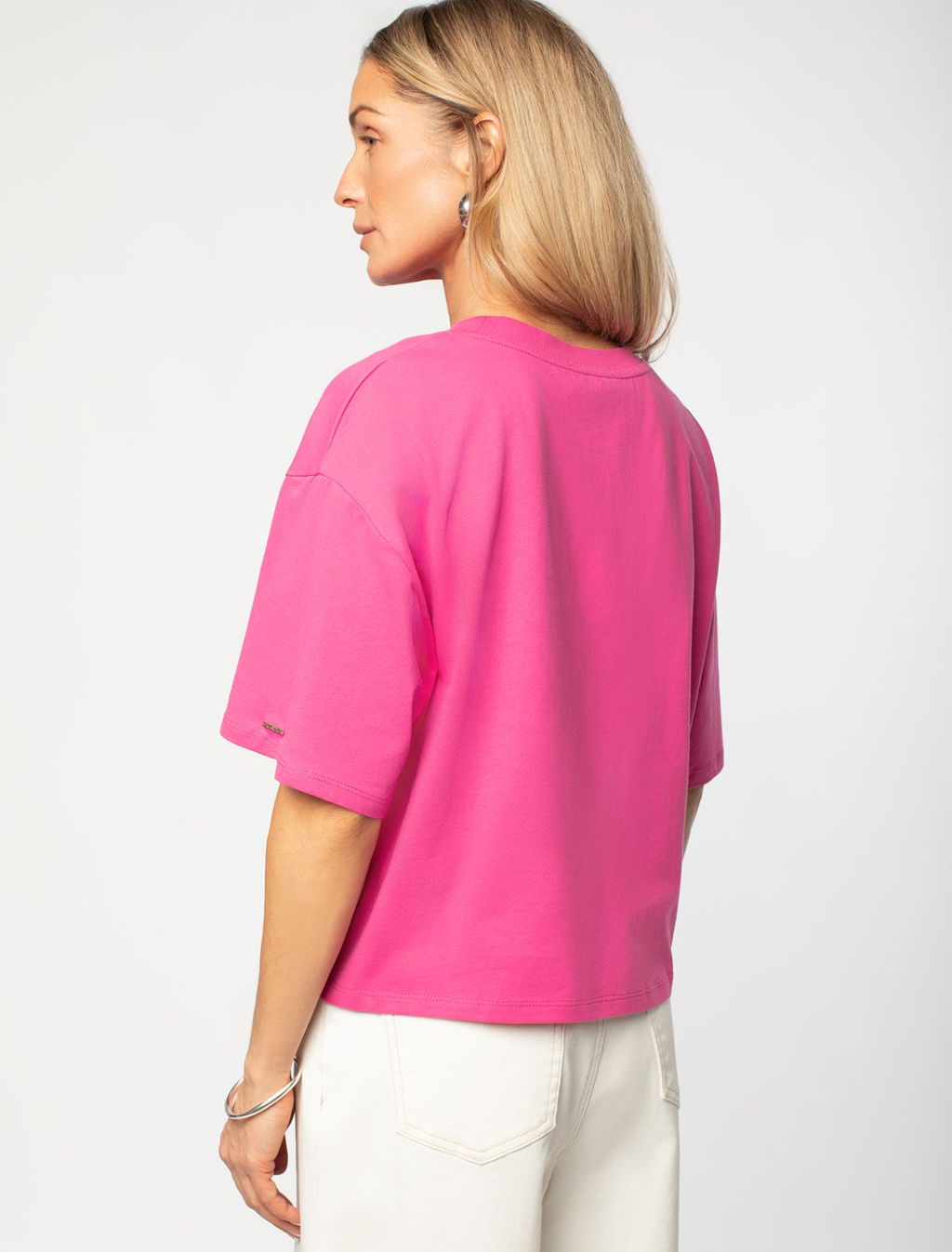 Укороченная футболка силуэта овер-сайз