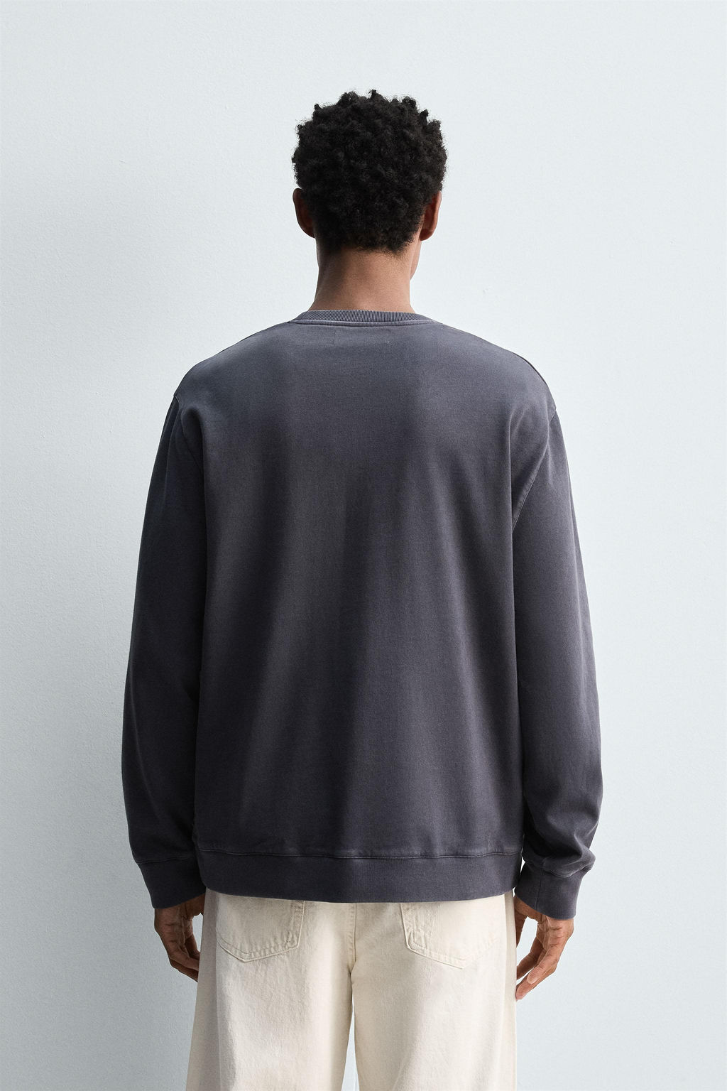 SOFT CREW NECK FADED SWEATSHIRT - Zara фото 3