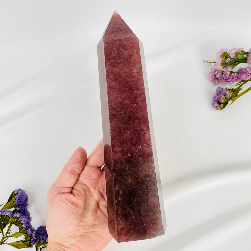 Кристалл из Клубничного кварца