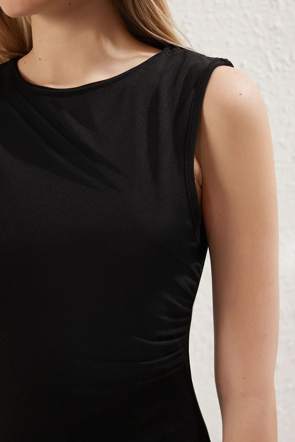 TRENDYOLMILLA Kahverengi Duz Buzgu / Drape Mini Fitted/Vucuda Oturan Esnek Orme Elbise TWOSS25EL00373  фото 6