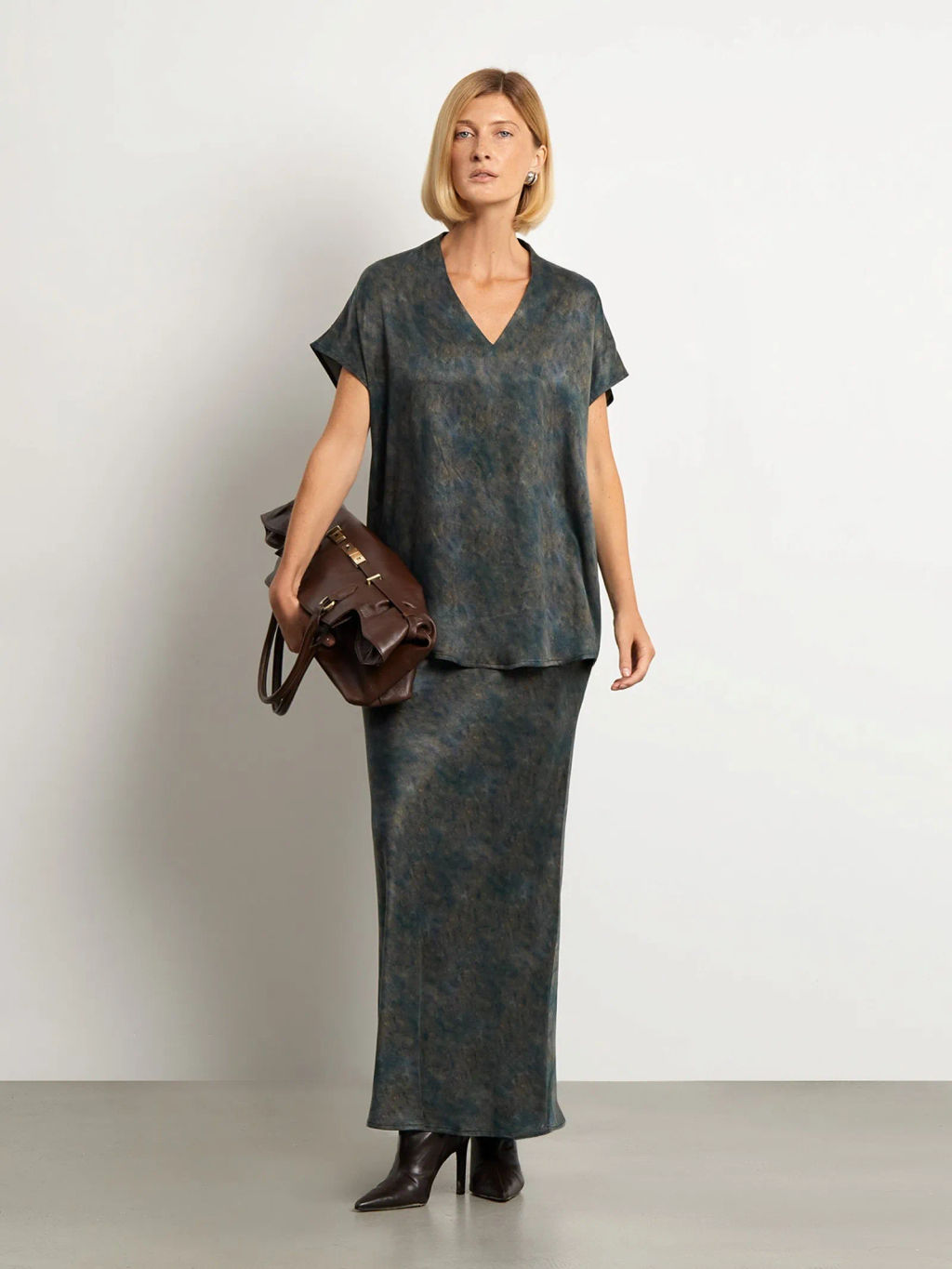 Блузка с V-образным вырезом - Emka фото 2