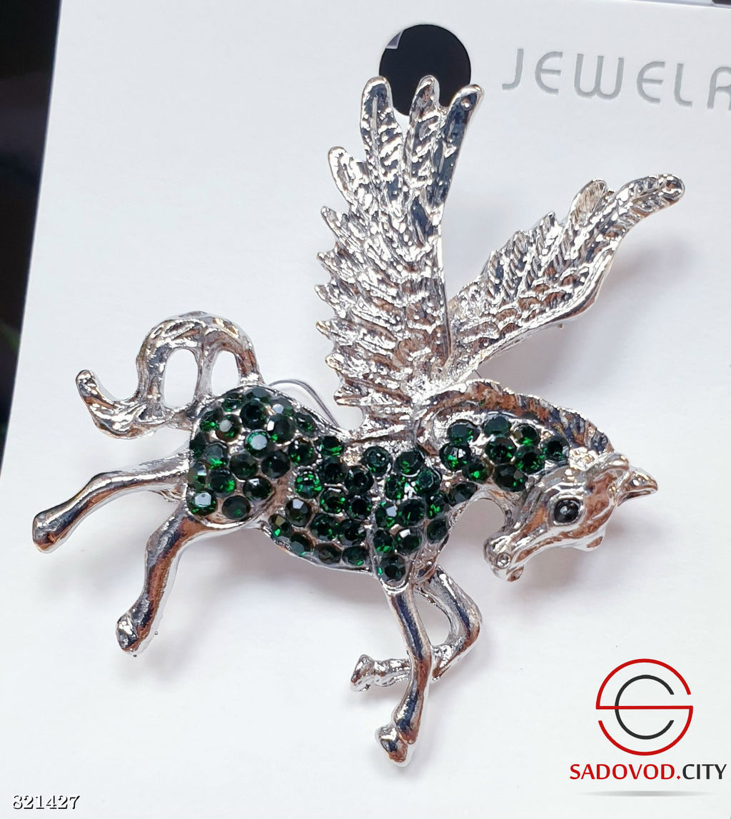 Брошка женская с символом года