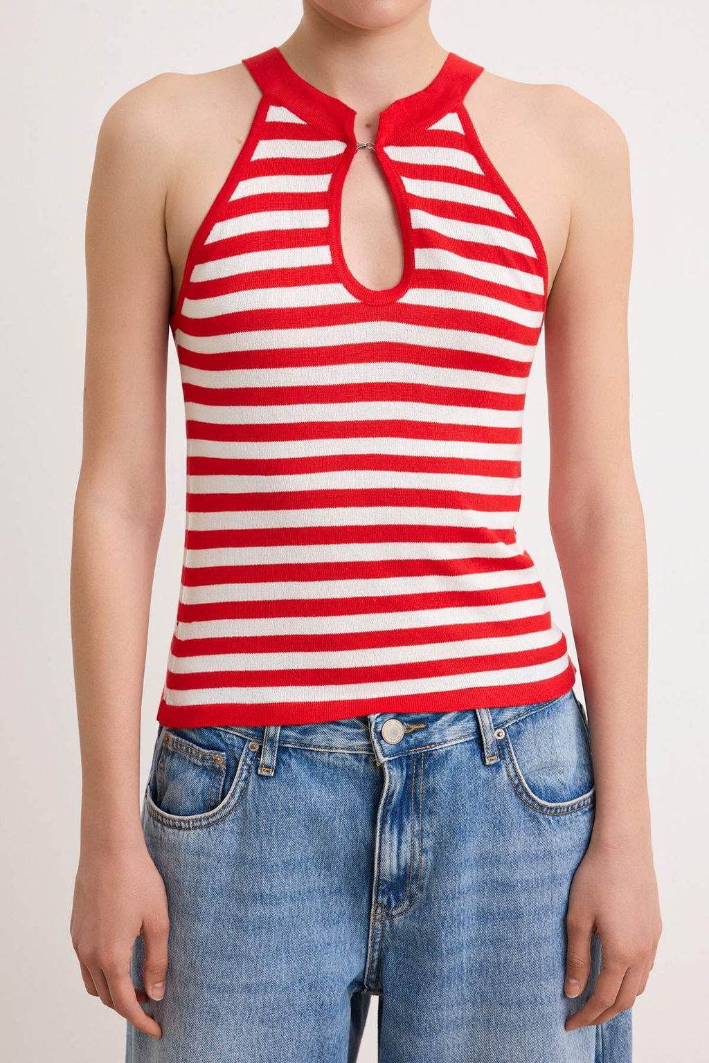 Ekru Ince Cizgili Cut Out Detayl? Triko Bluz TWOSS26BZ00890 - Trendyolmilla фото 3