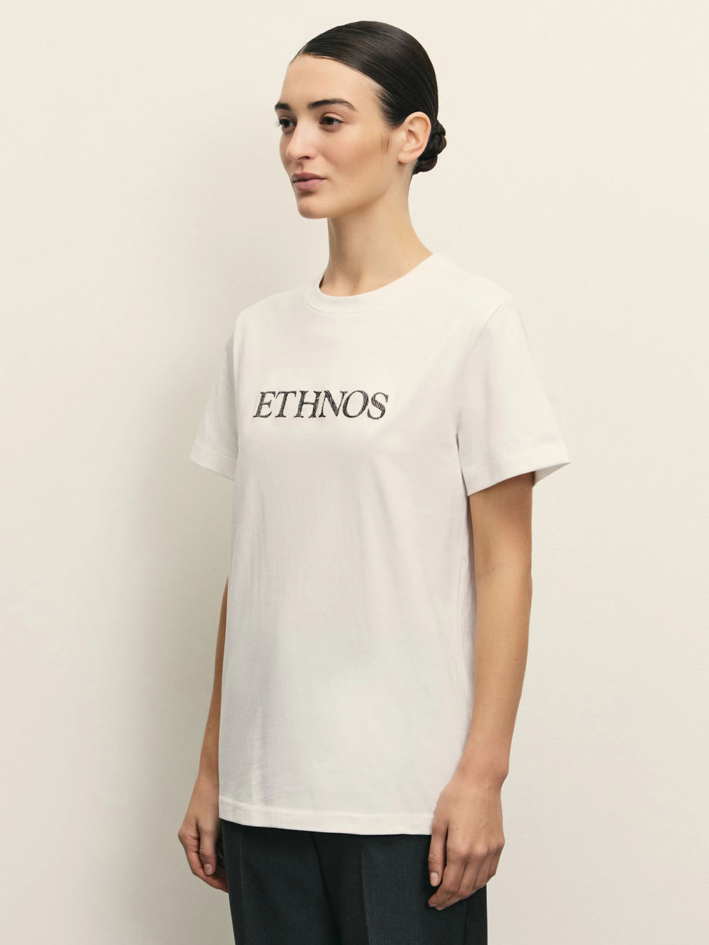 Футболка оверсайз с вышивкой / Zarina  фото 4