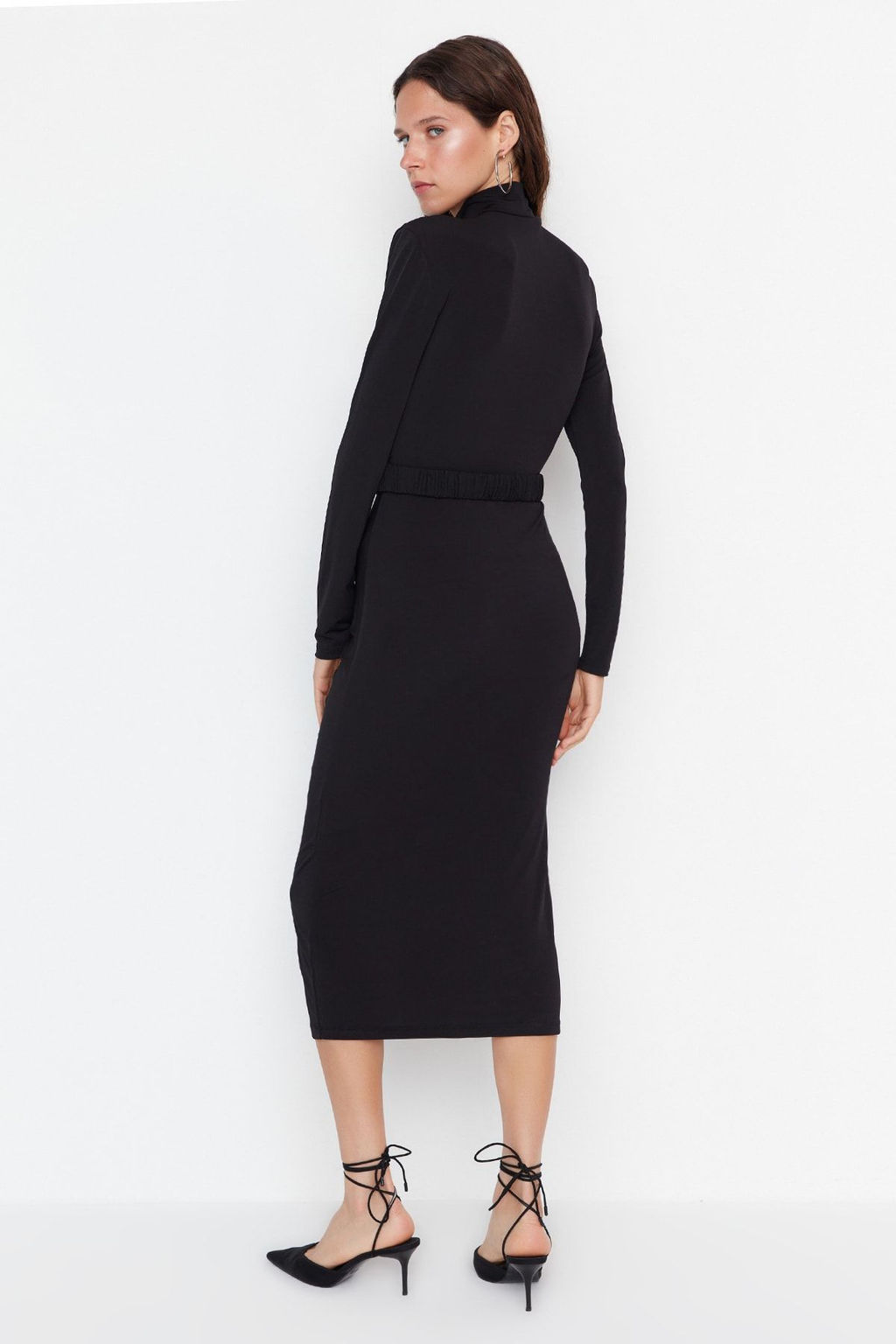 Siyah Fitted/Vucuda Oturan Dik Yaka Drapeli Kemerli Esnek Orme Kalem Elbise TWOAW22EL0434