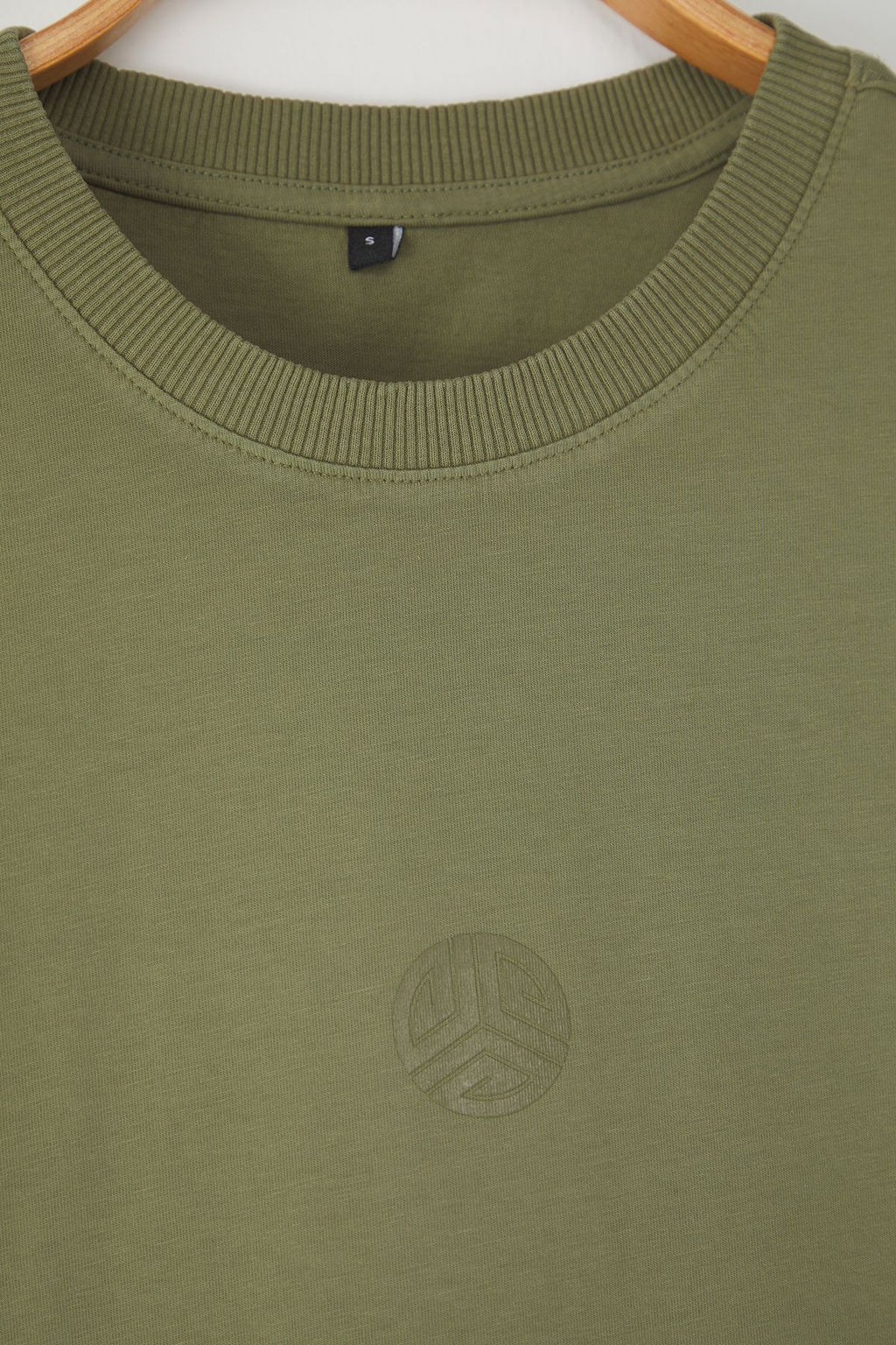 Trendyolmilla Man Haki Oversize/Genis Kesim Eskitme/Y?kama Gorunumlu %100 Pamuklu T-Shirt TMNSS25TS00077  фото 6