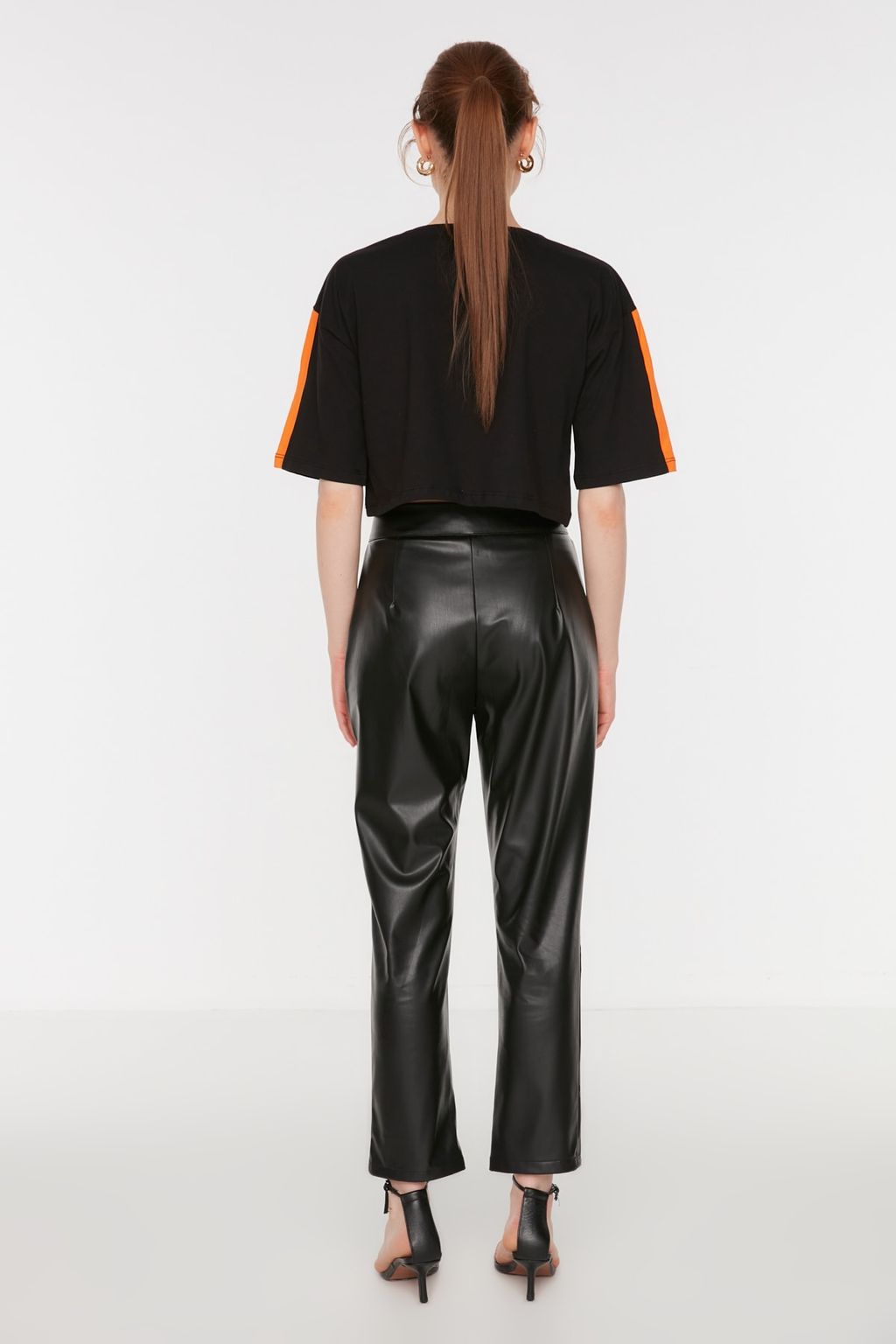 TRENDYOLMILLA Siyah Cigarette Dokuma Suni Deri Pantolon TWOAW22PL0290  фото 5