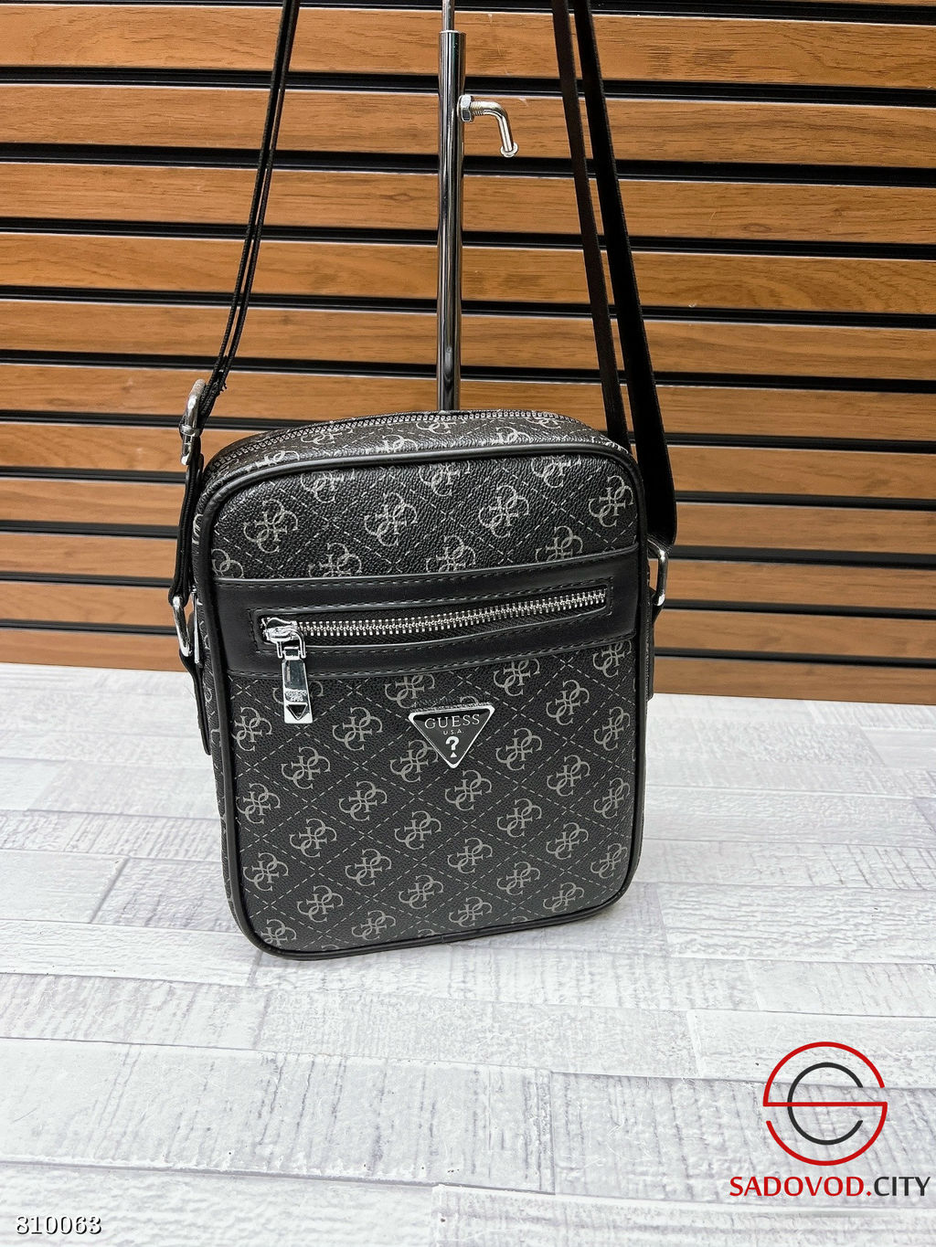 Мужская сумка из кожи 20*24 см.