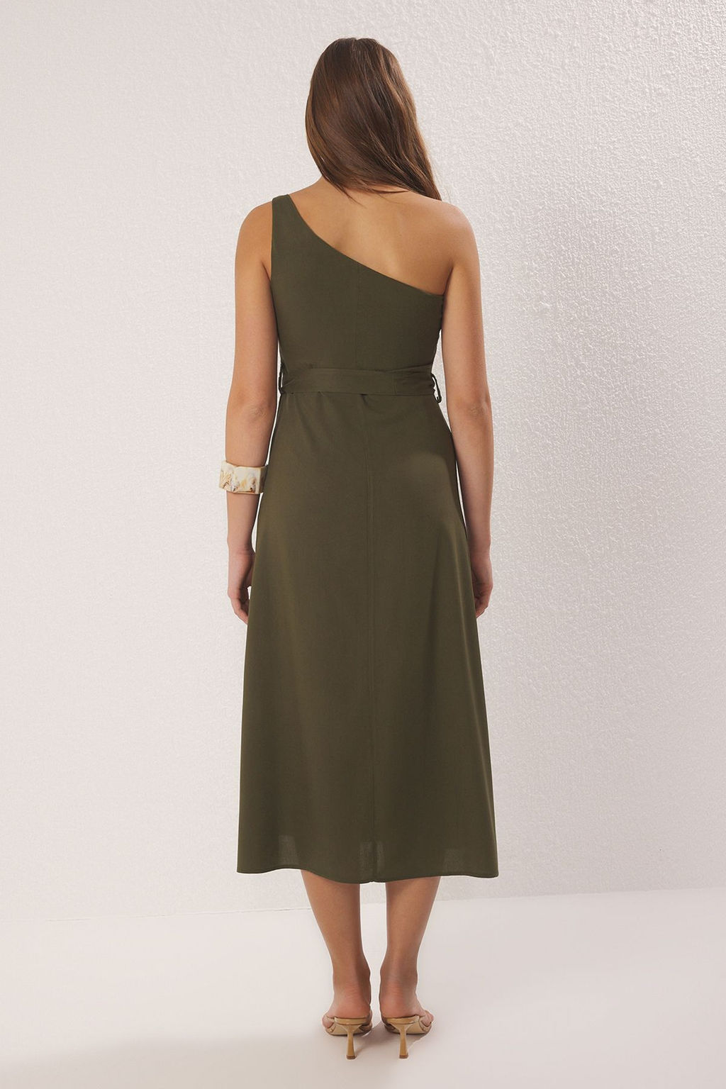Trendyolmilla Haki Duz Aksesuar Detayl? Kusakl? Midi Dokuma Elbise TWOSS25EL00714  фото 4