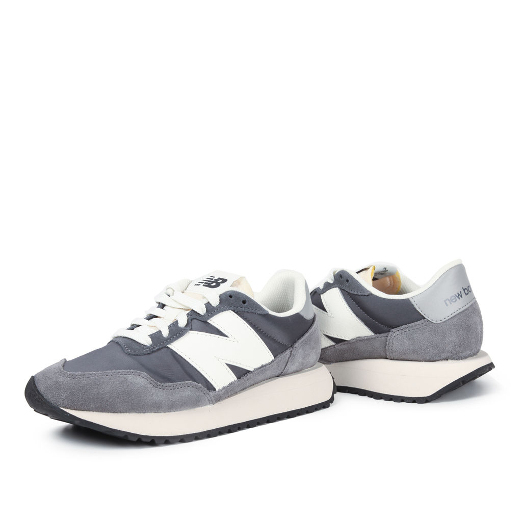 New Balance / Кроссовки женские фото 2