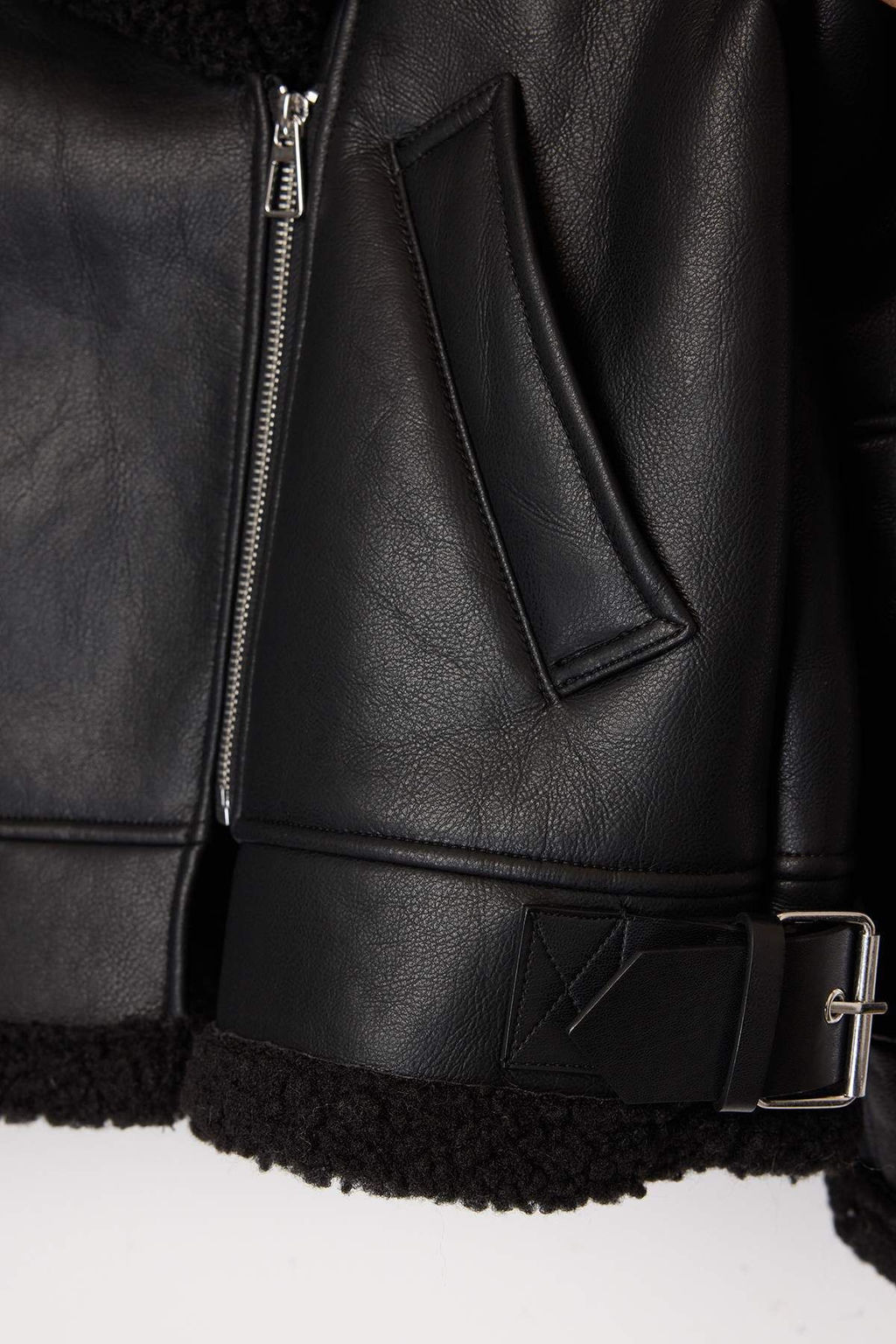 Siyah Regular Kal?p Pelus Detayl? Suni Deri Biker Ceket Mont TWOAW25MO00037 - Trendyolmilla фото 16