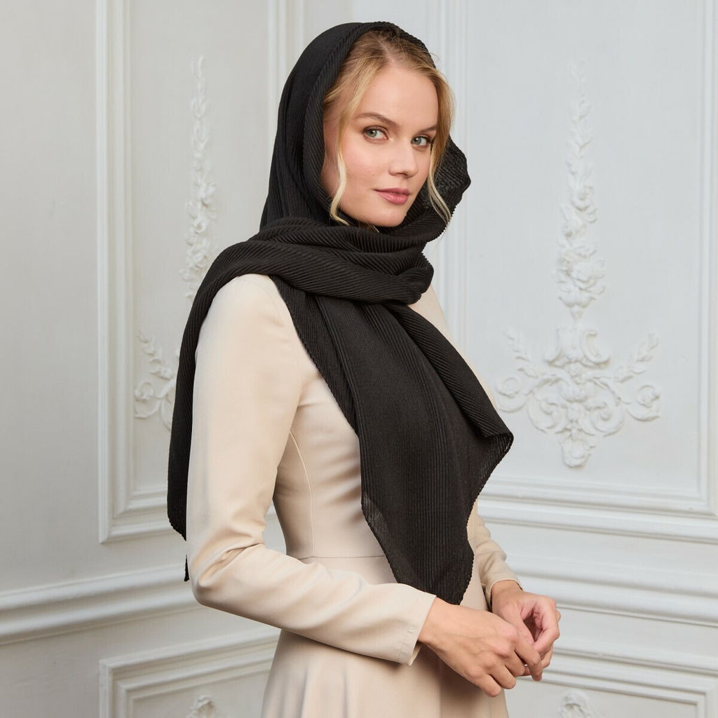 Палантин 180 х 70 см Гофра, цвет черный - Мастерская ПОКРОВ фото 6