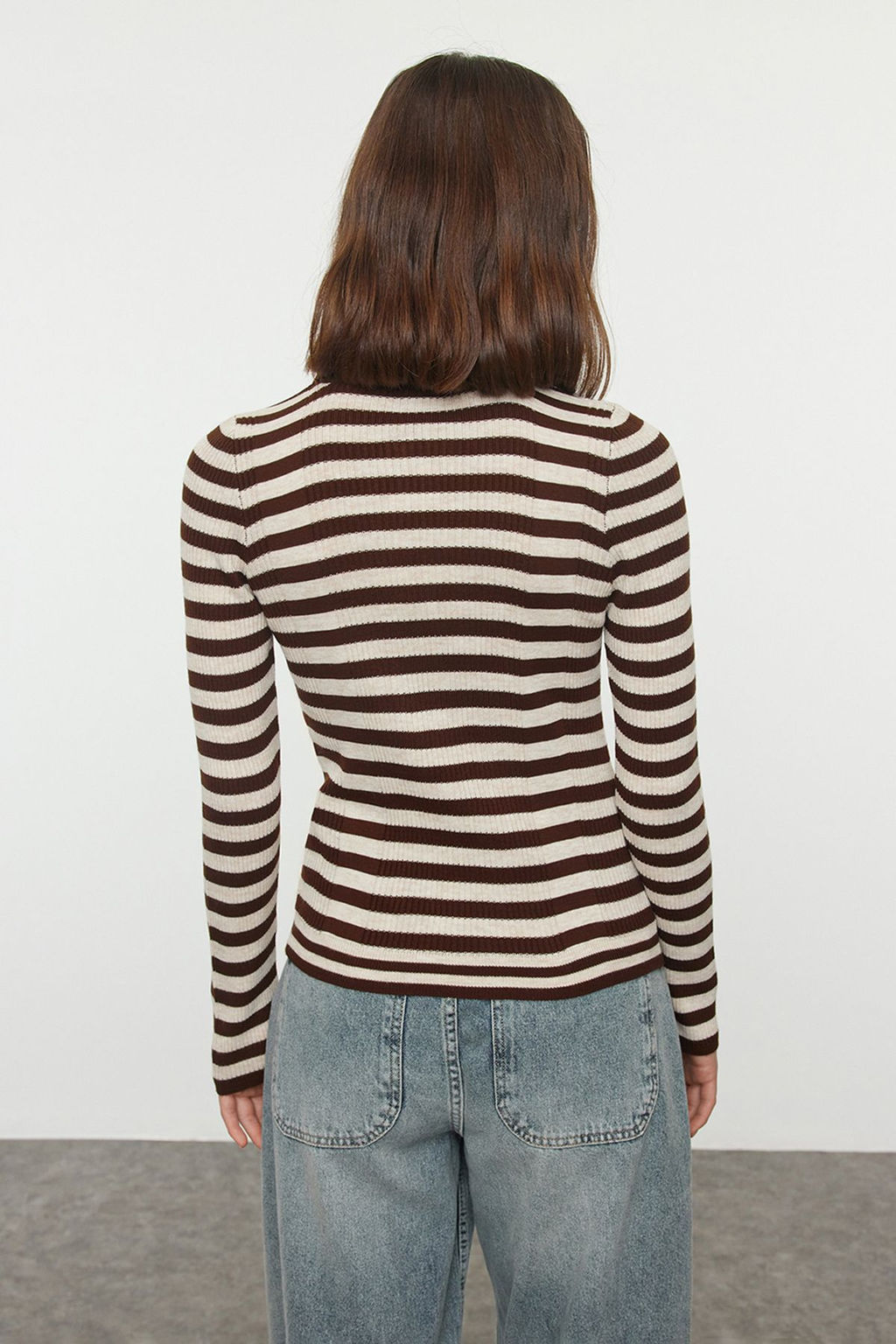 Kahverengi Polo Yaka Basic Cizgili Fitted/Vucudu Saran Triko Kazak TWOAW25KZ00349 - Trendyolmilla фото 5