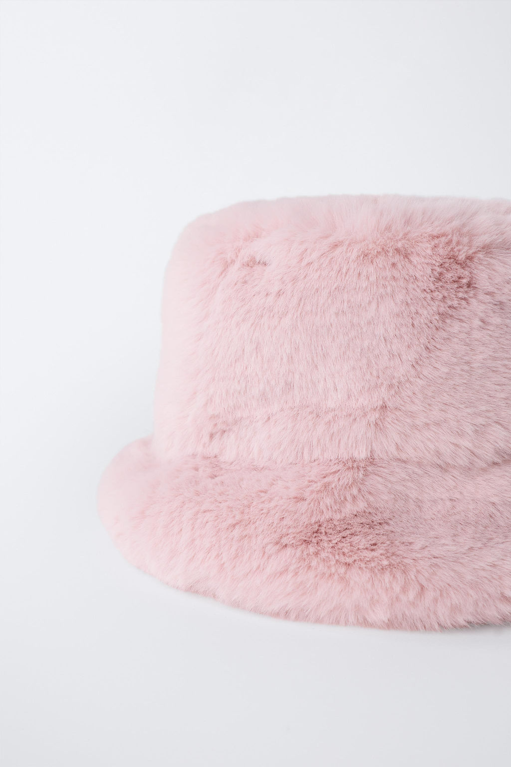 FAUX FUR BUCKET HAT - Zara фото 2