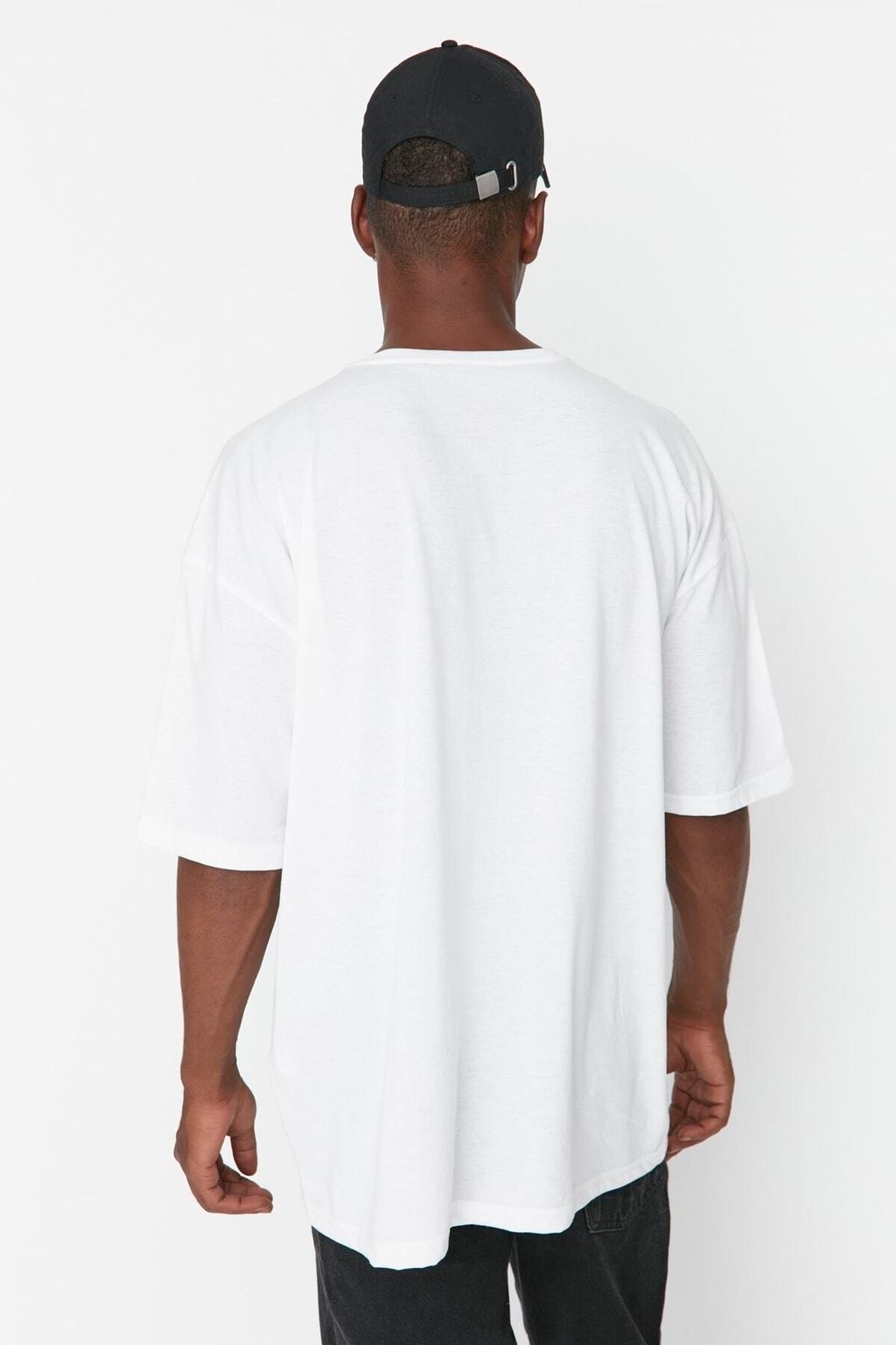 TRENDYOL MAN Siyah Basic Bisiklet Yaka Oversize/Genis Kesim K?sa Kollu T-Shirt TMNSS22TS0317 - Trendyolmilla фото 20