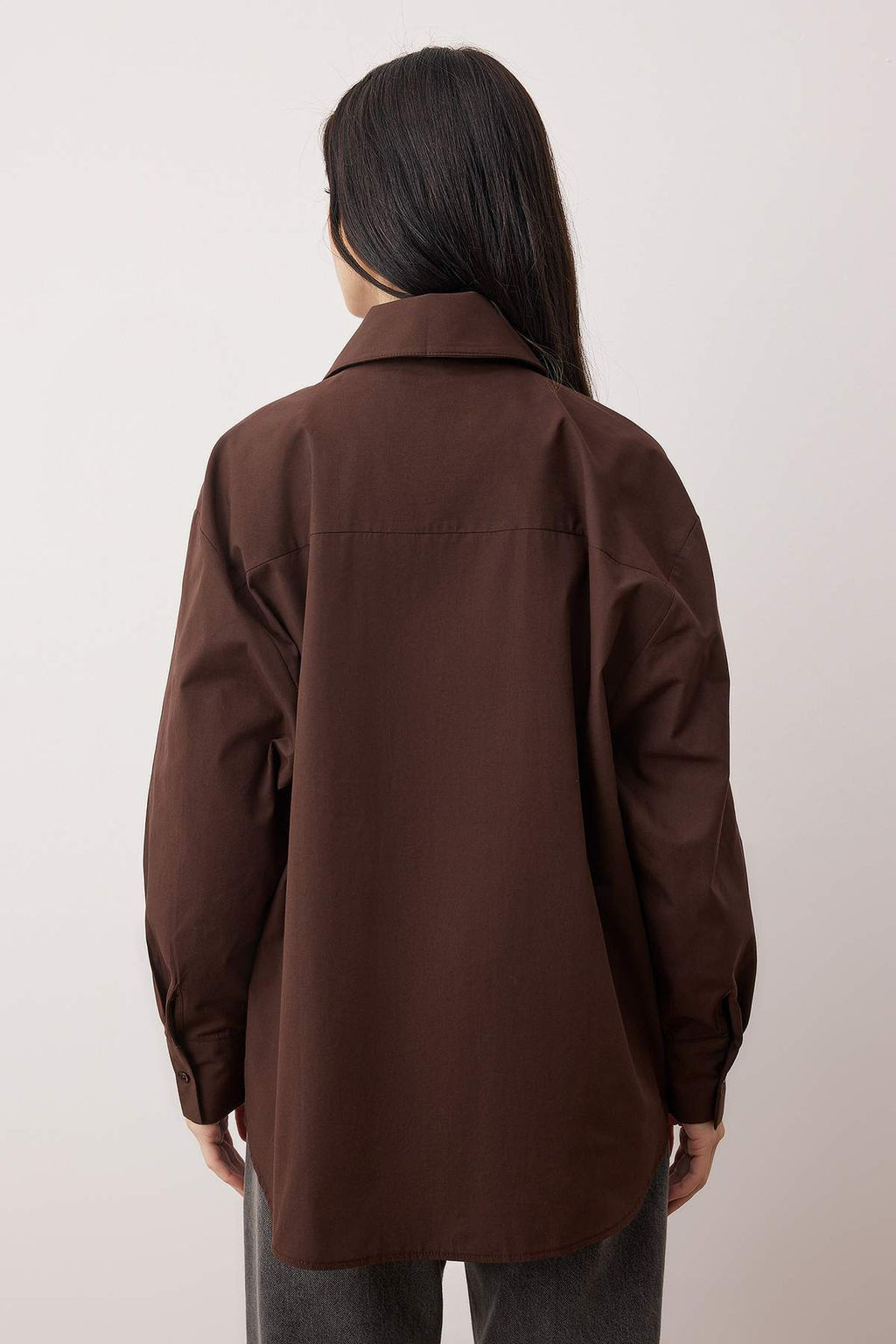 Koyu Kahverengi Pamuklu Yaka Fiyonk Baglamal? Genis Kal?p Poplin Gomlek TWOAW26GO00123 - Trendyolmilla фото 4