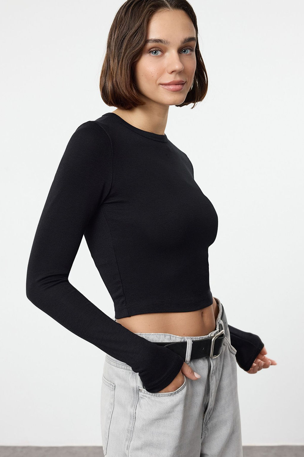 Siyah Premium Viskoz Yumusak Kumasl? Fitted Crop Esnek Orme Bluz TWOAW24BZ00048