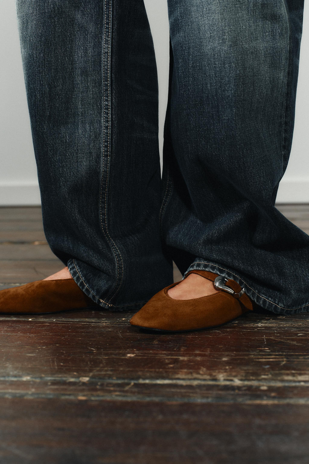 BUCKLE SUEDE BALLERINA SHOES - Zara фото 2