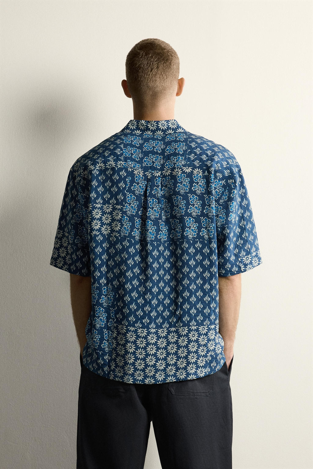 CAMISA RELAXED FIT ESTAMPADO PATCHWORK / Azul tinta - Zara фото 3