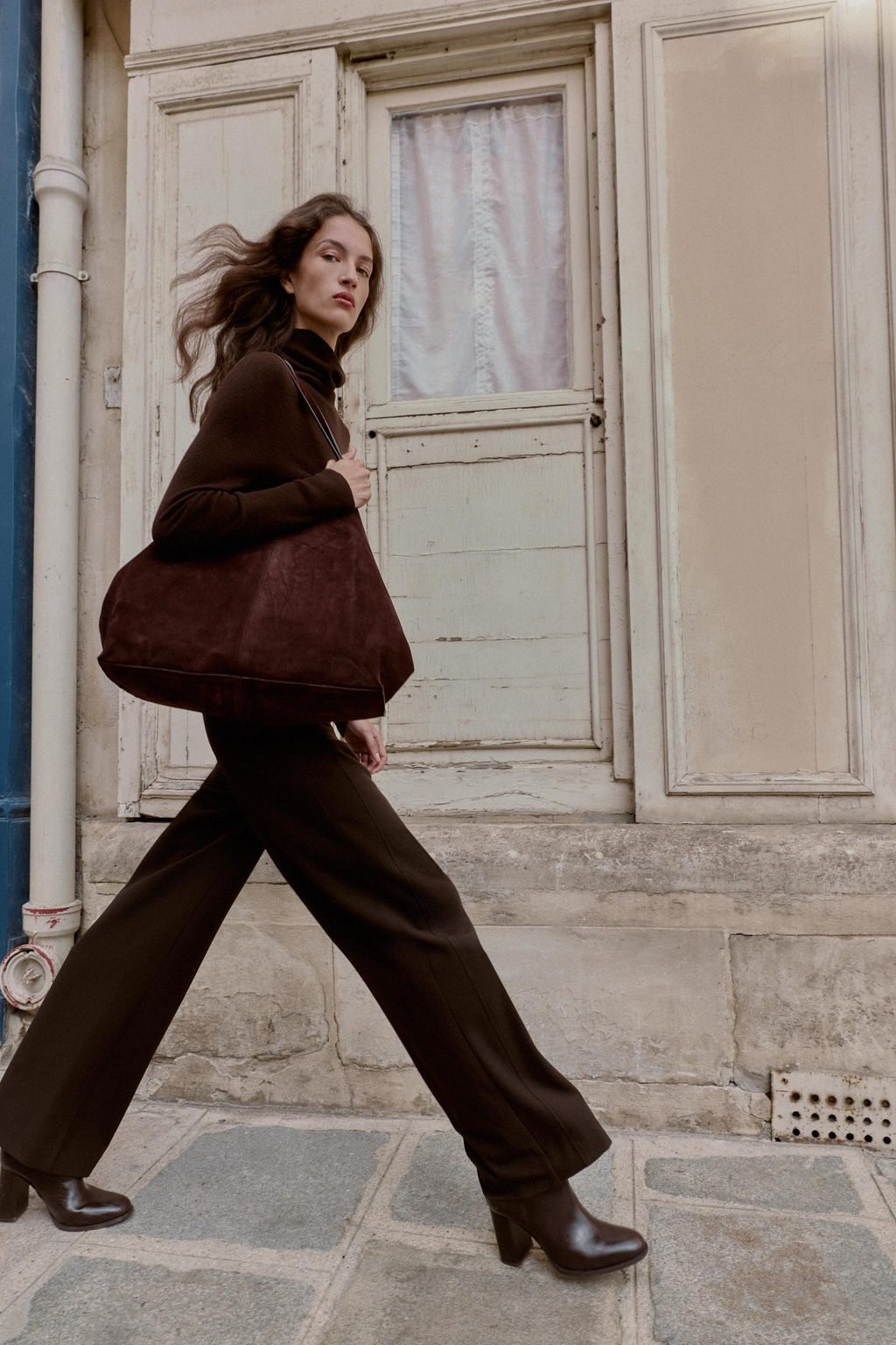 MID-WAIST STRAIGHT-LEG TROUSERS