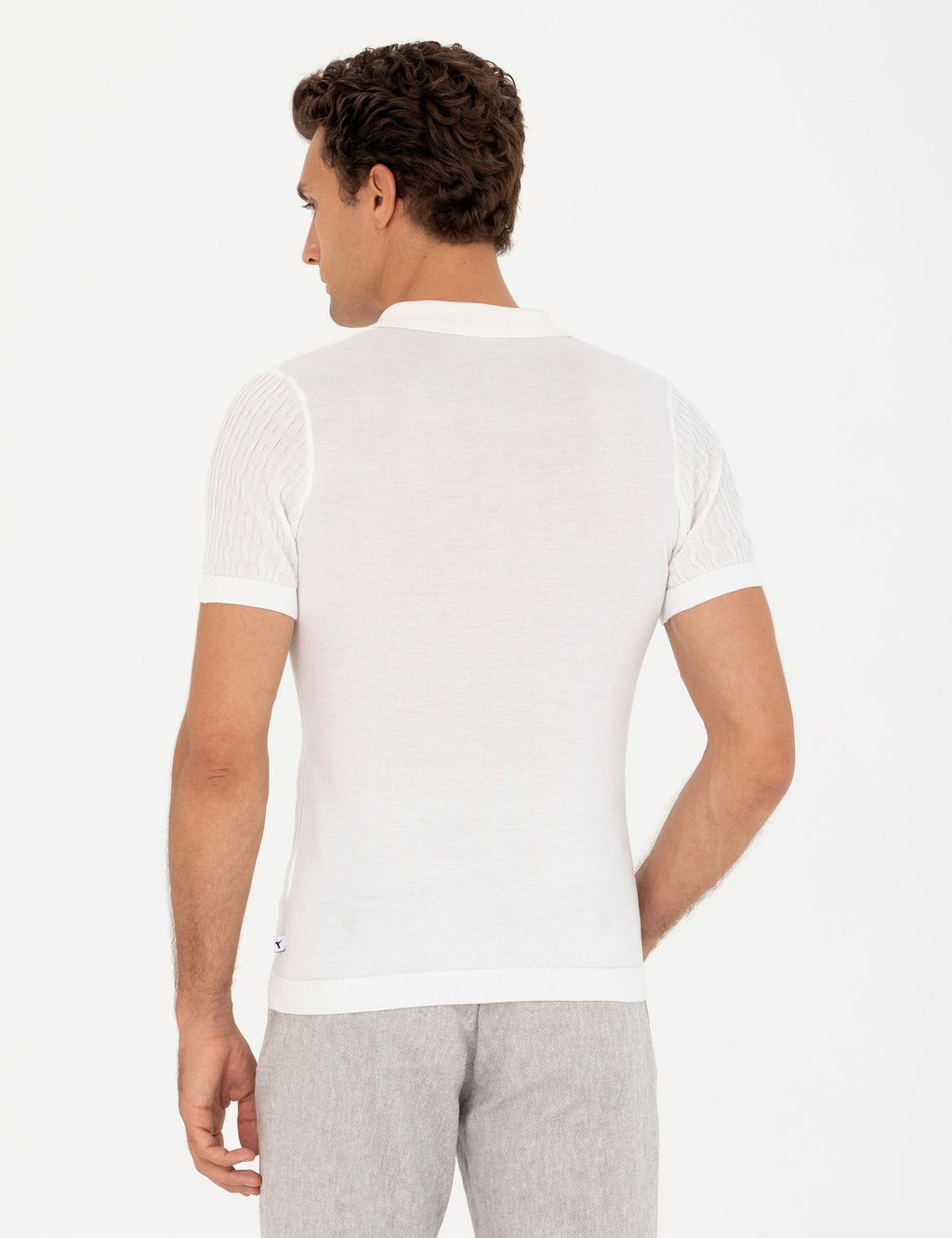 Белая приталенная трикотажная футболка с воротником-поло - Cacharel фото 5