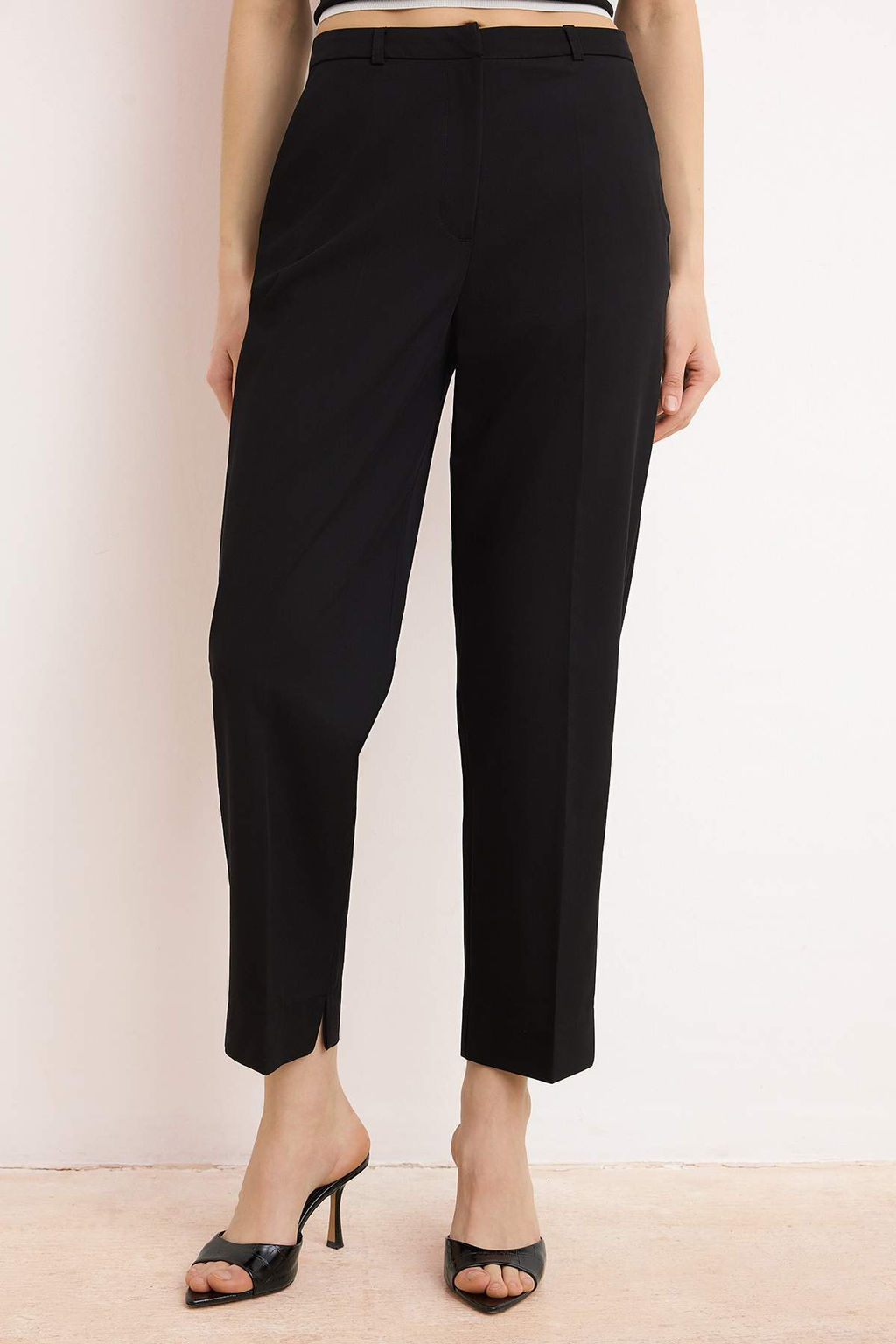 Siyah Premium Saten Yuzeyli Cigarette Kumas Pantolon TWOSS26PL00030